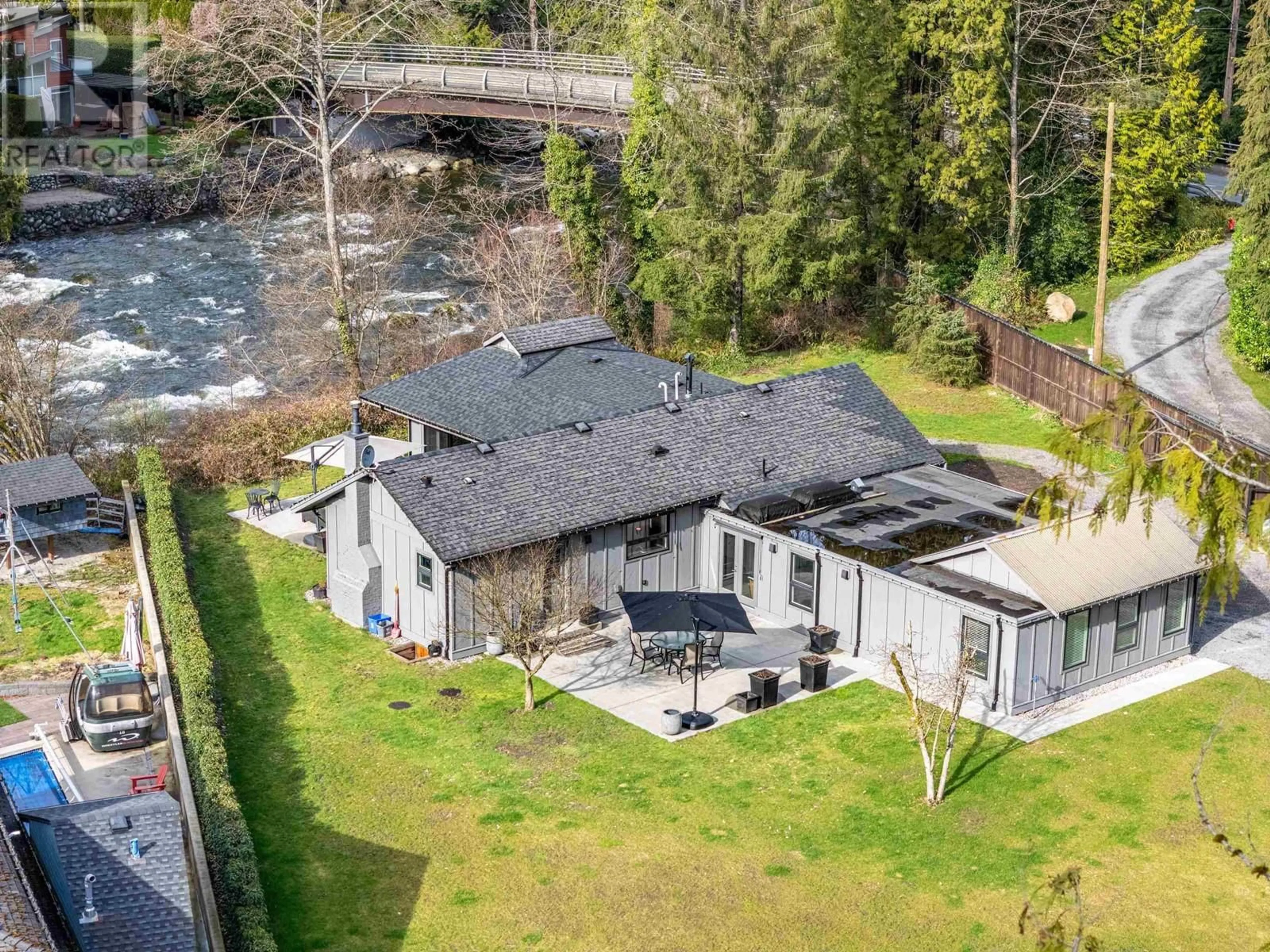 A pic from outside/outdoor area/front of a property/back of a property/a pic from drone, unknown for 799 GRANTHAM PLACE, North Vancouver British Columbia V7H1S9