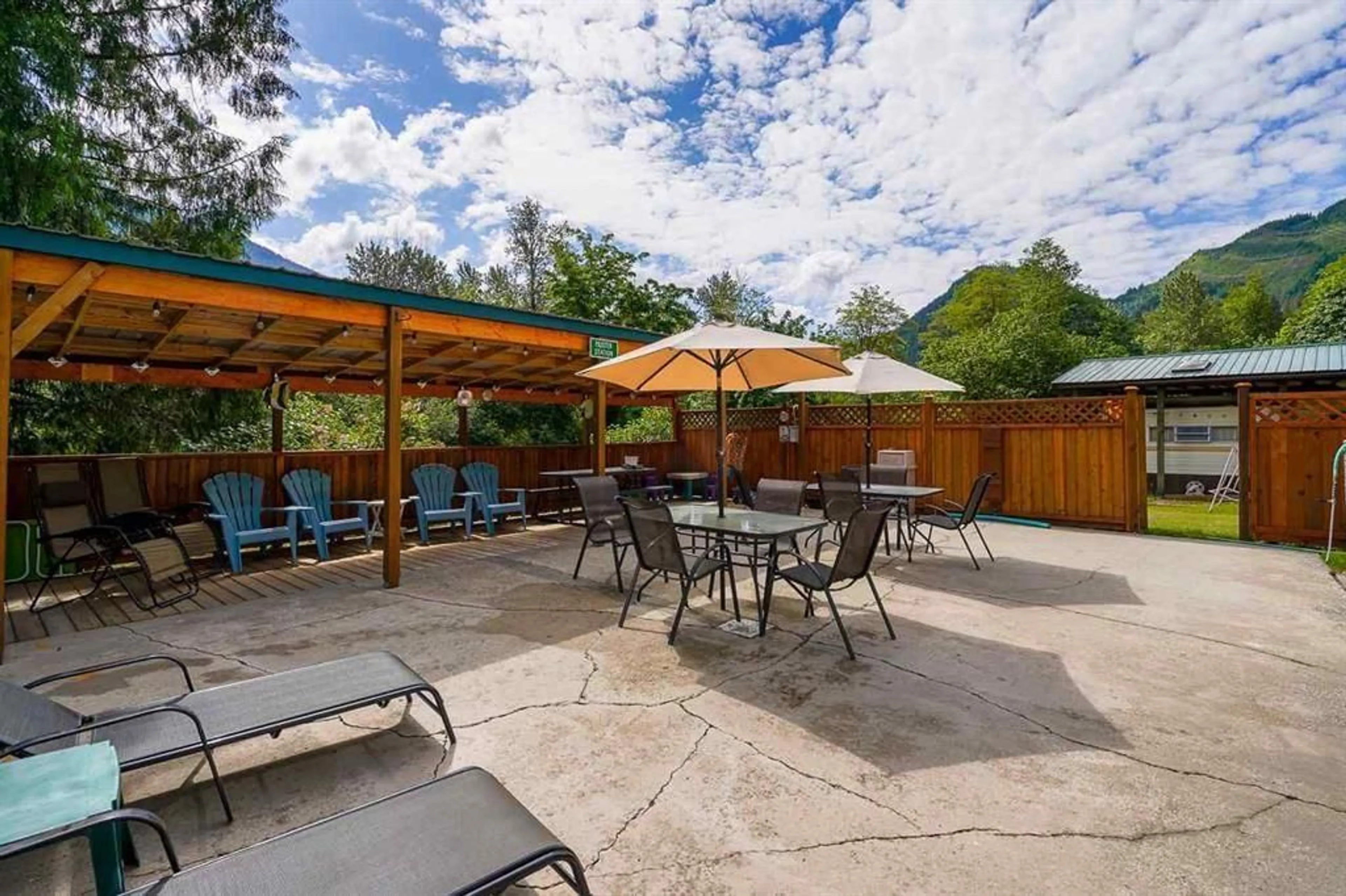 Patio, unknown for 23 30860 TRANS CANADA HIGHWAY|Yale “ Dog, Hope British Columbia V0K2S0