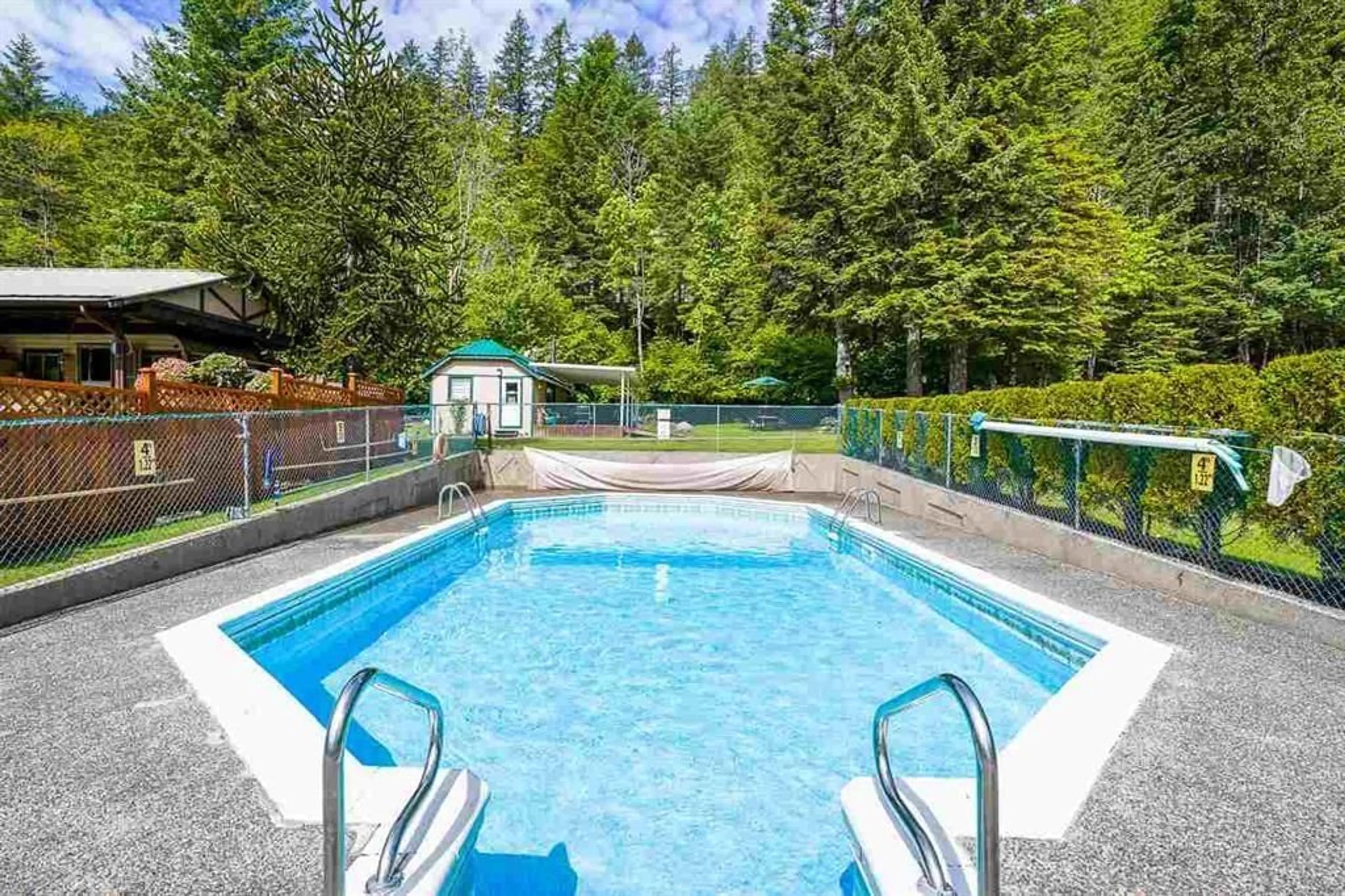 Pool for 23 30860 TRANS CANADA HIGHWAY|Yale “ Dog, Hope British Columbia V0K2S0