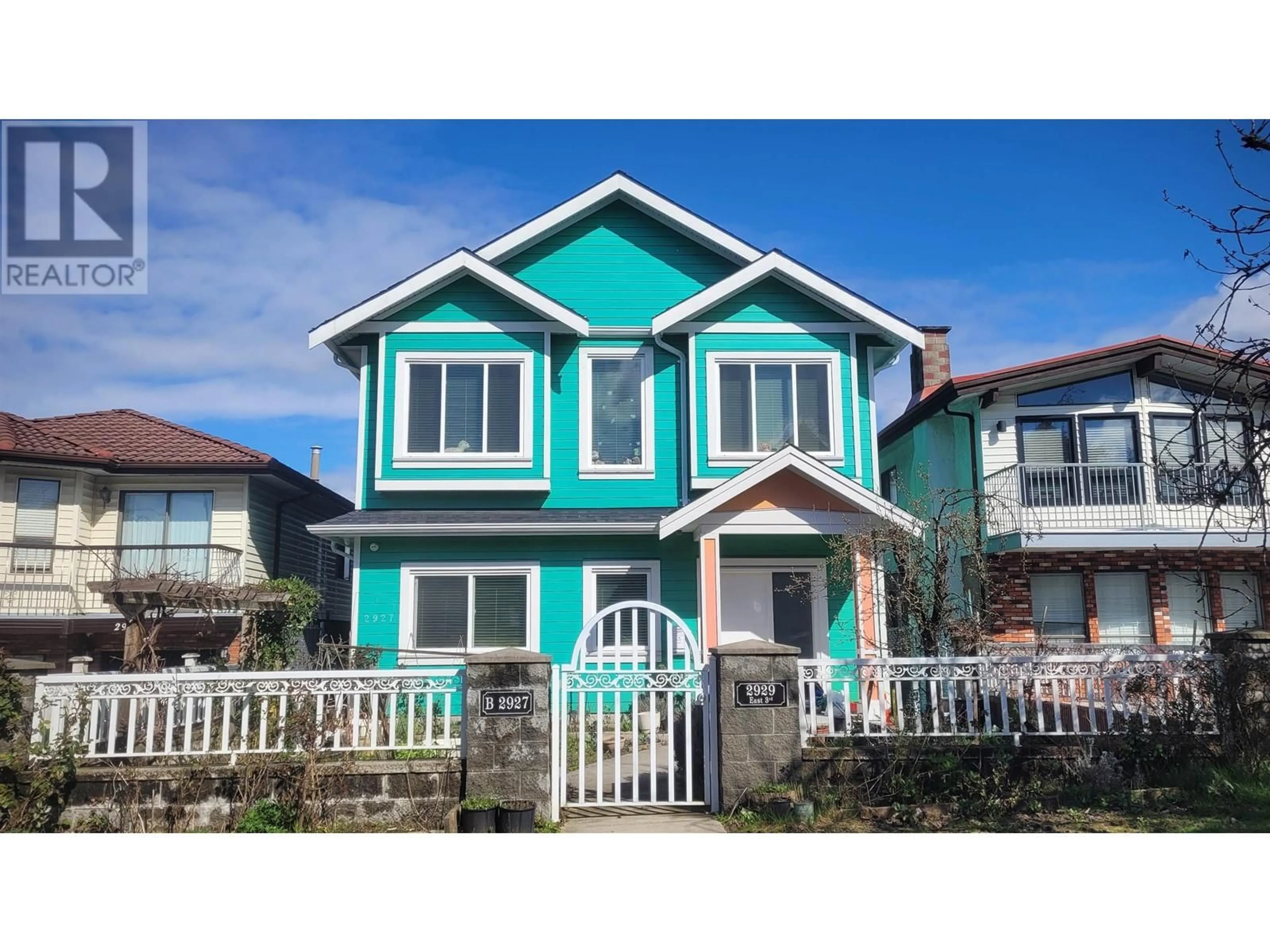 Home with vinyl exterior material, street for 2929 3RD AVENUE, Vancouver British Columbia V5M1H7