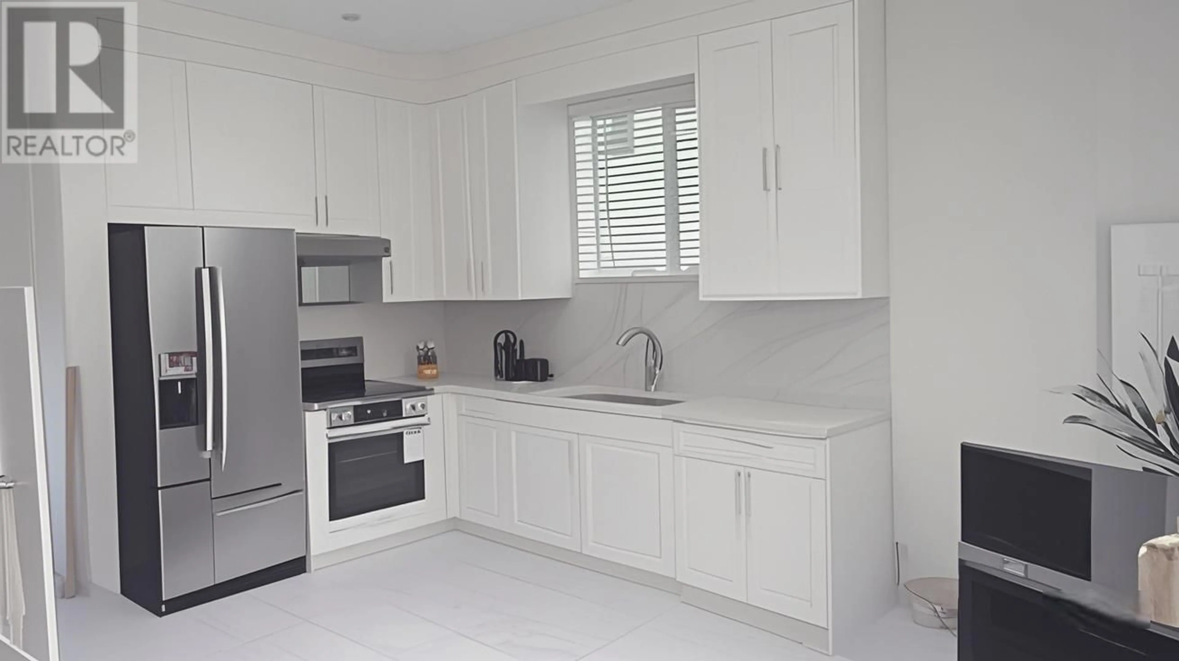 Standard kitchen, ceramic/tile floor for 2929 3RD AVENUE, Vancouver British Columbia V5M1H7