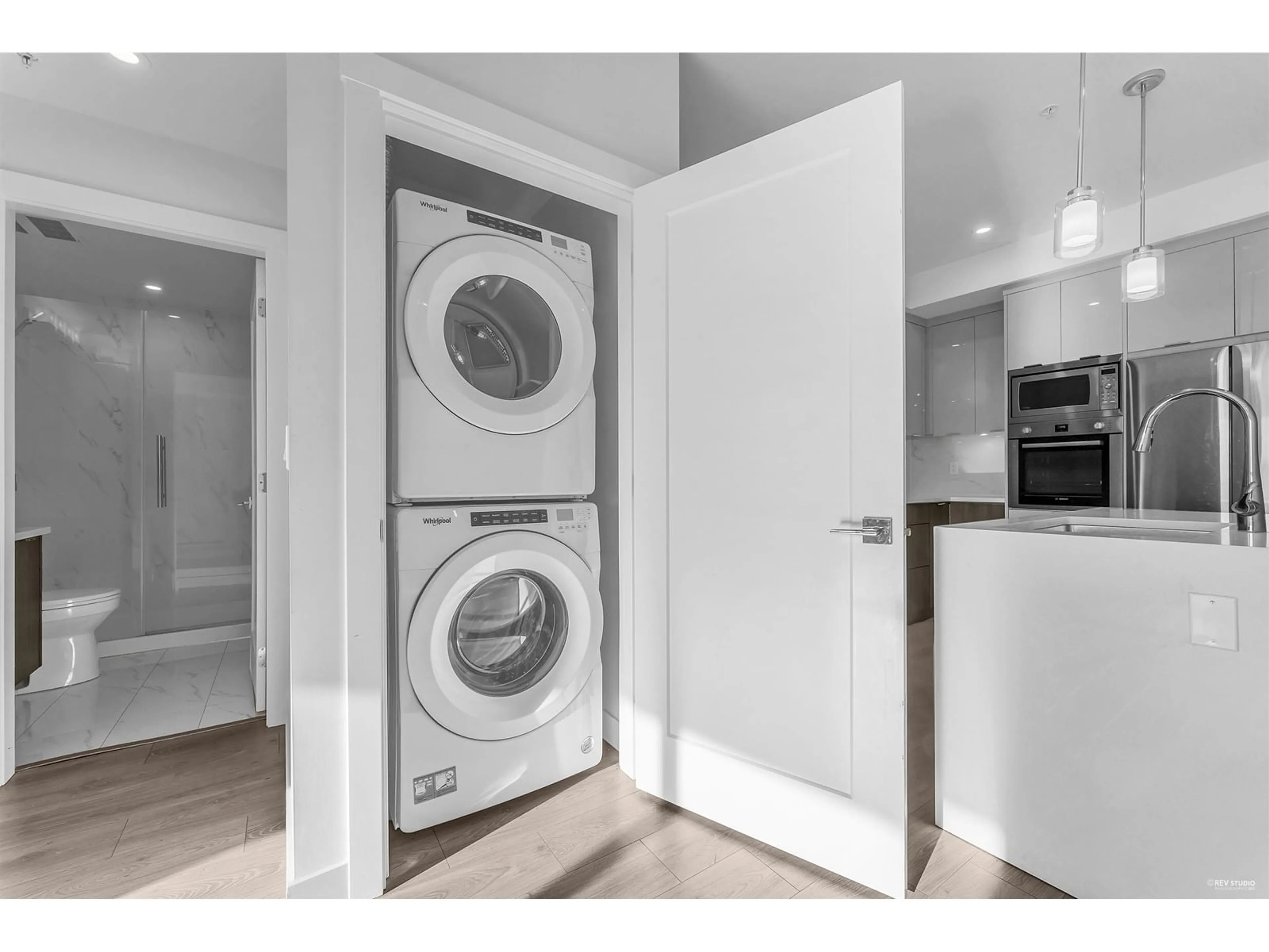 Laundry room for 406 - 14438 72, Surrey British Columbia V3S0B6