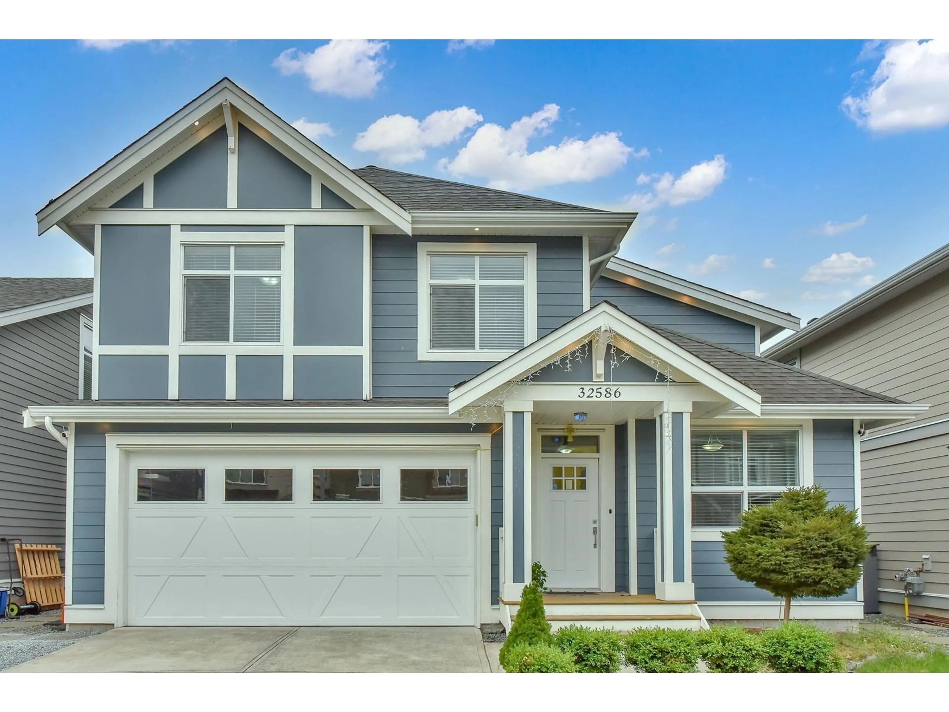 Home with vinyl exterior material, street for 32586 ROSS, Mission British Columbia V2V0G4