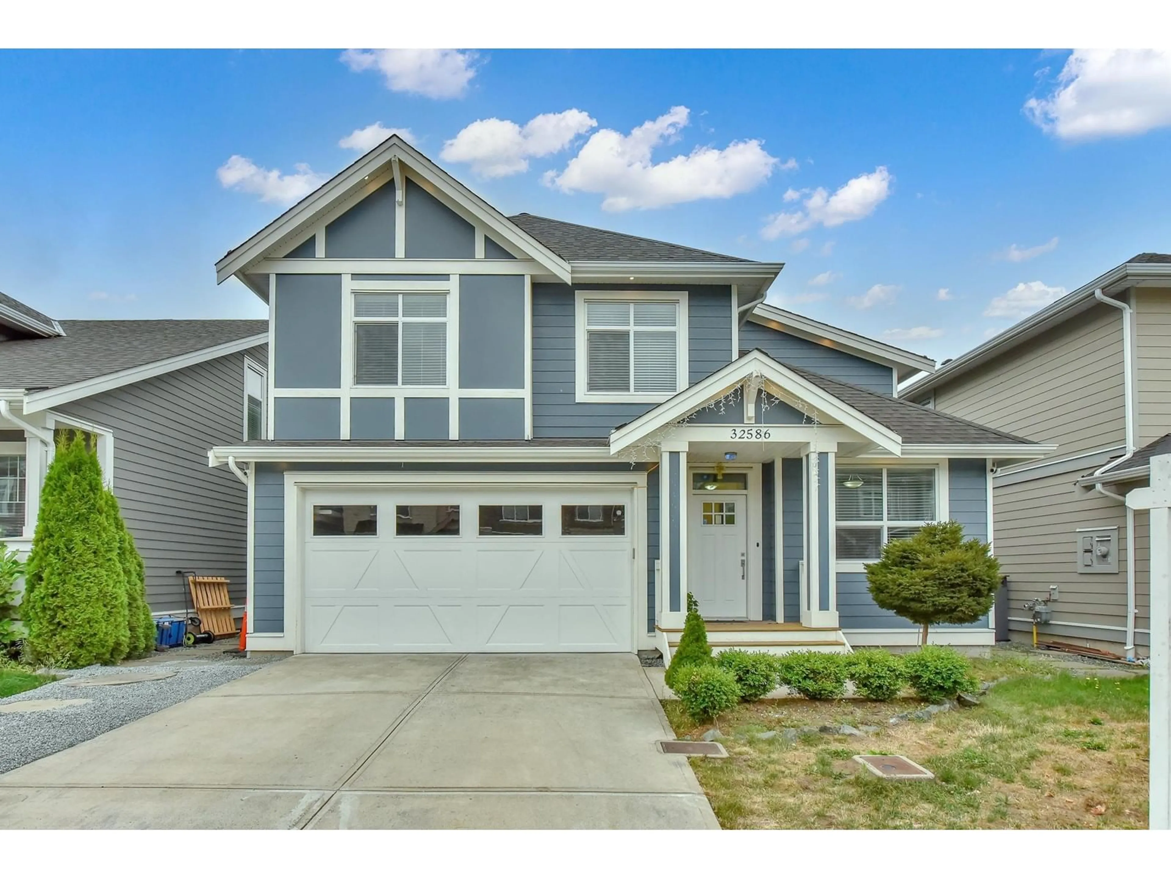 Home with vinyl exterior material, street for 32586 ROSS, Mission British Columbia V2V0G4