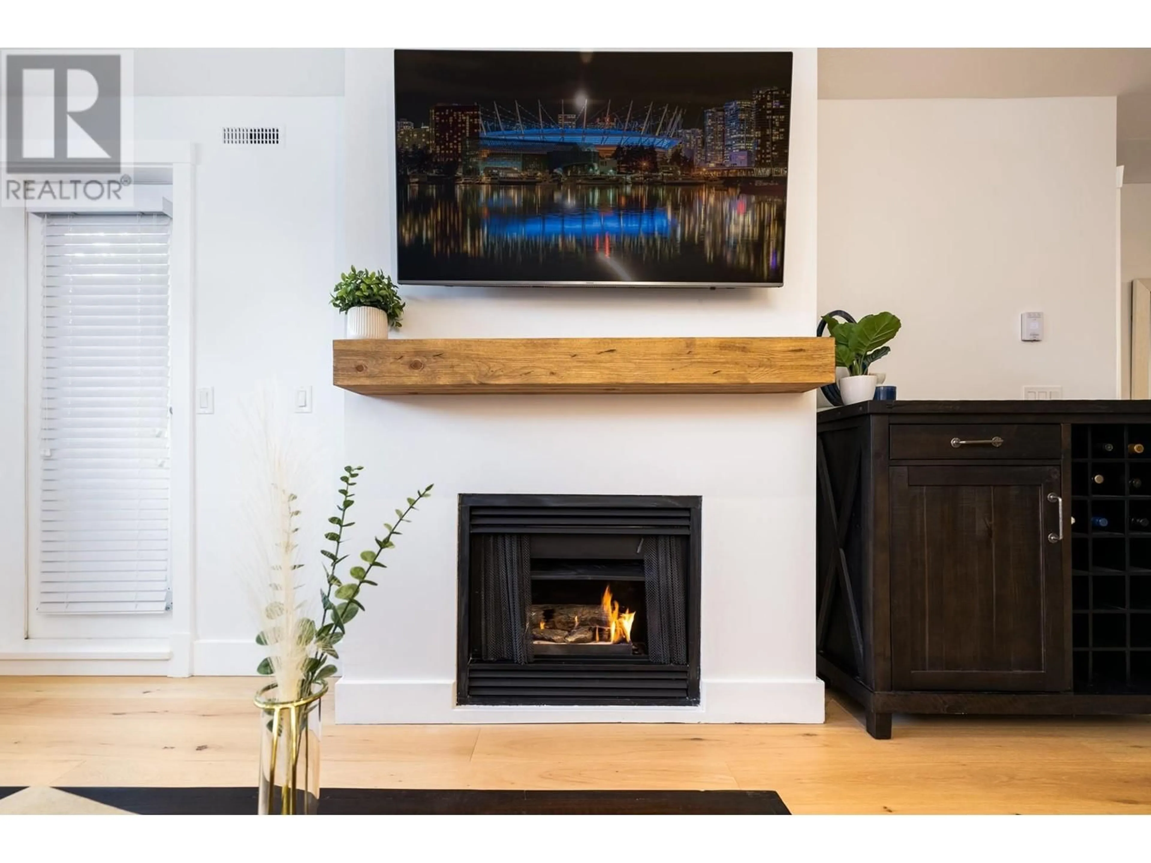 Home theater for 204 - 1111 LYNN VALLEY ROAD, North Vancouver British Columbia V7J3V4
