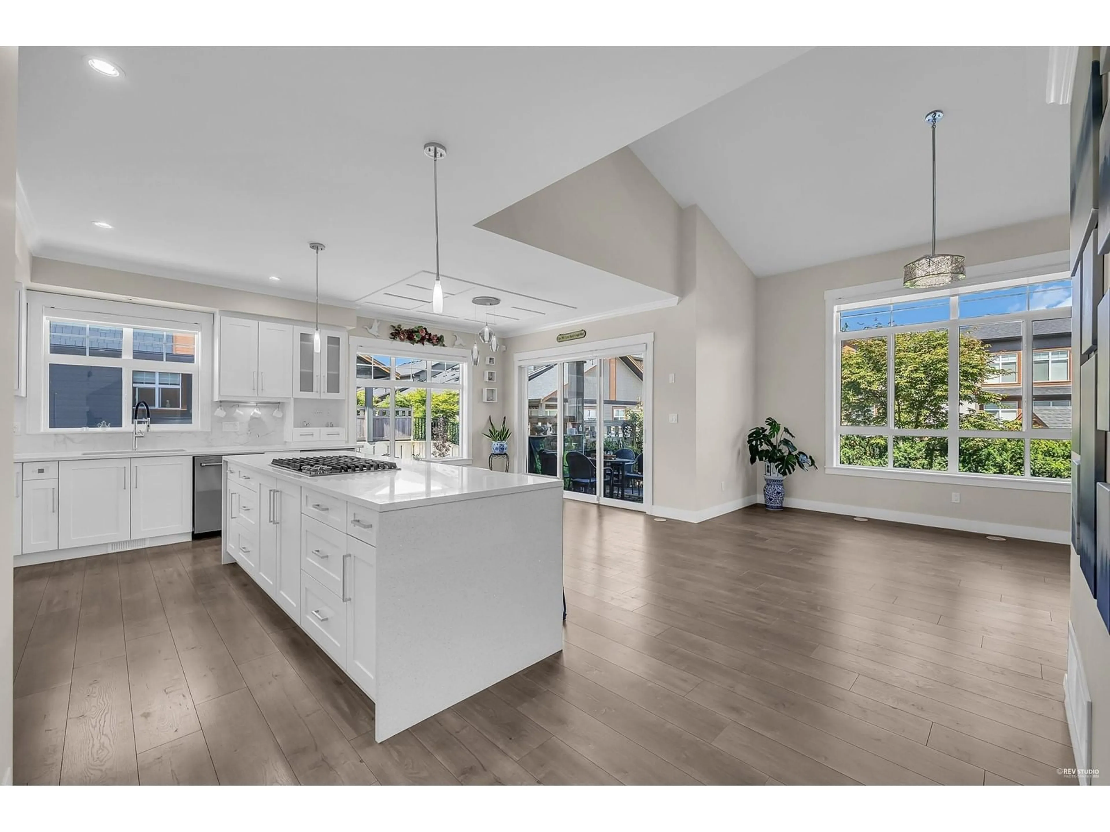 Open concept kitchen, unknown for 86 - 17033 FRASER, Surrey British Columbia V4N6V2