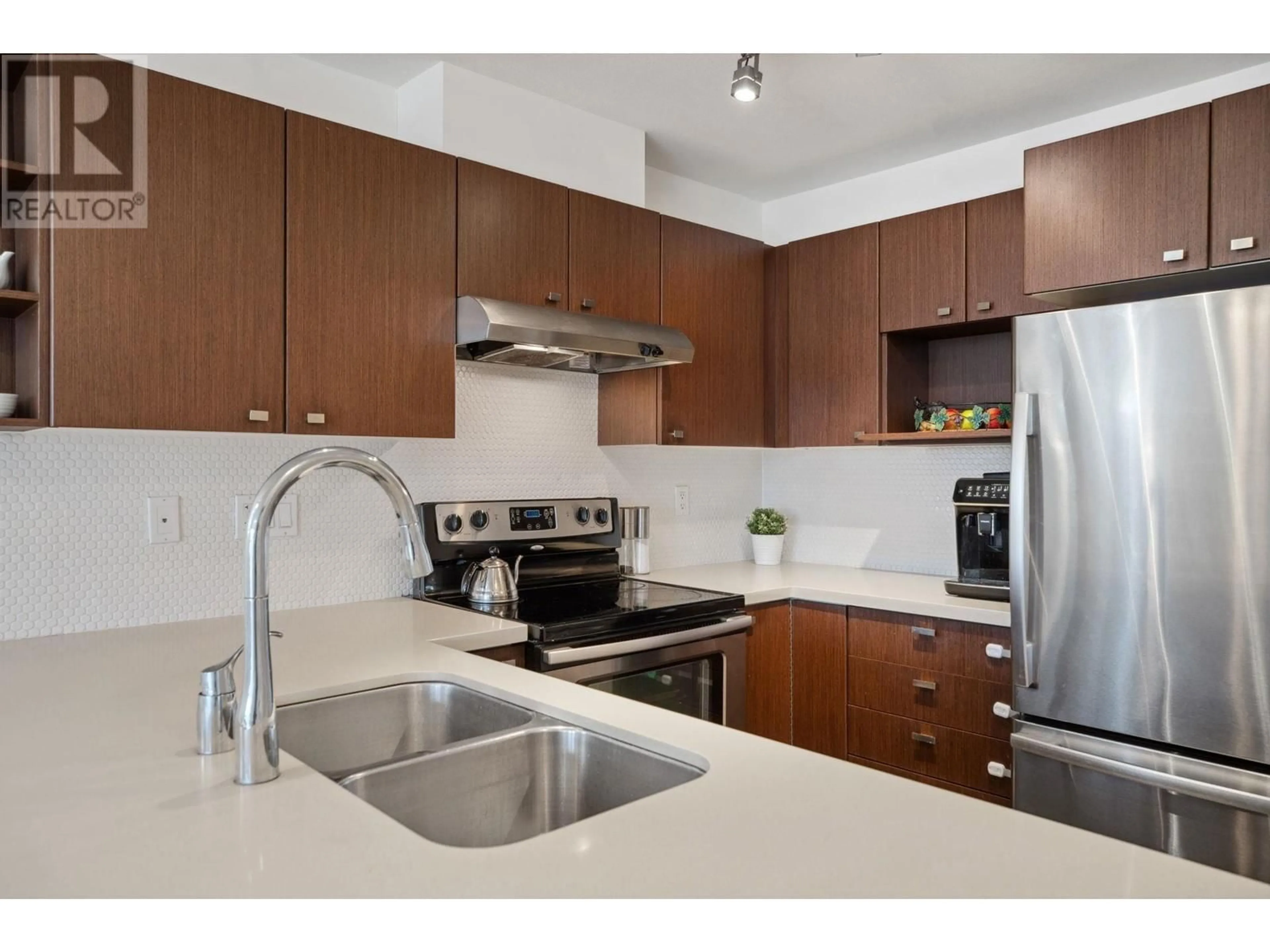 Standard kitchen, unknown for 312 - 738 29TH AVENUE, Vancouver British Columbia V5V0B6