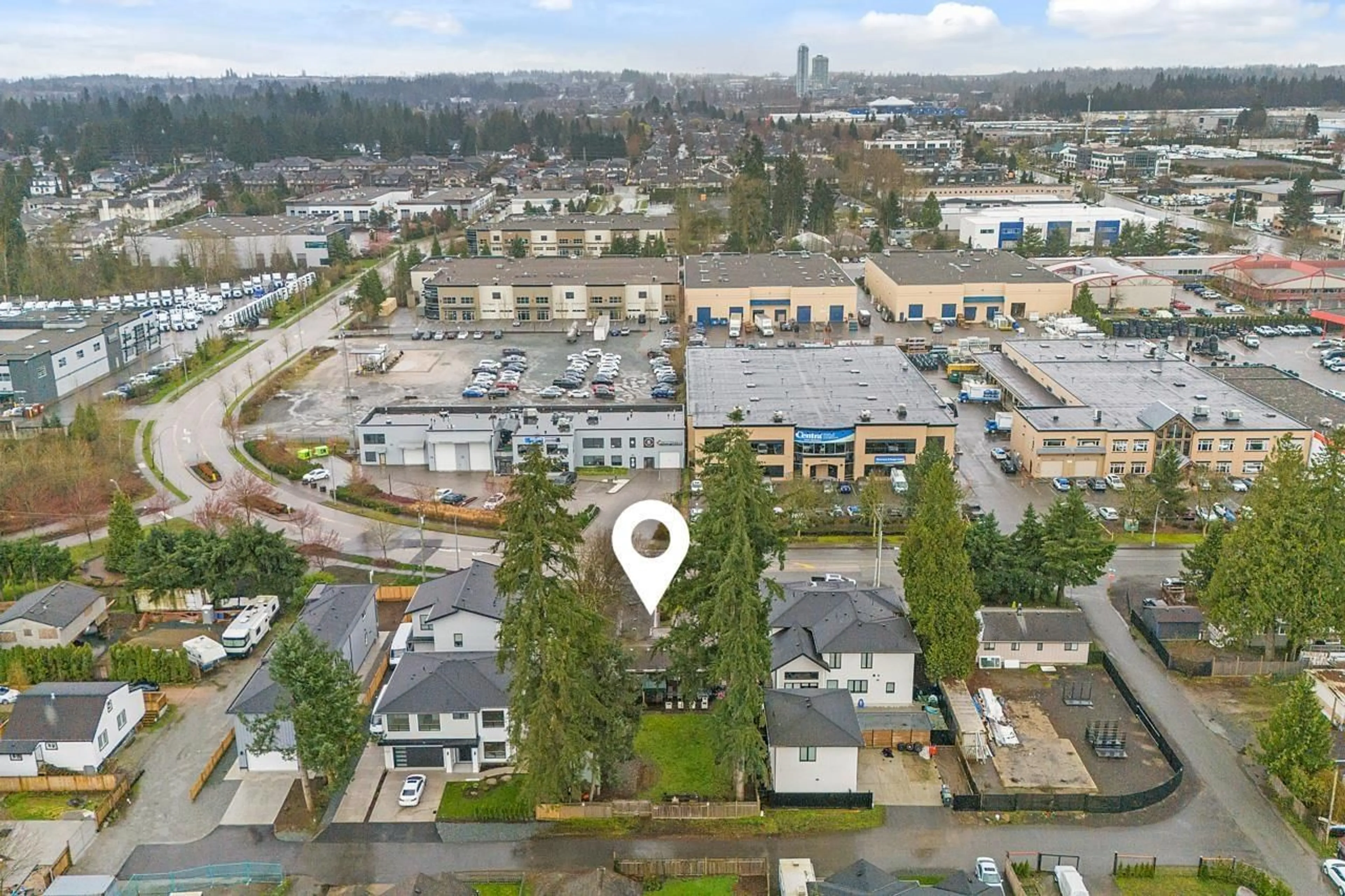 A pic from outside/outdoor area/front of a property/back of a property/a pic from drone, unknown for 20247 98, Langley British Columbia V1M3E4