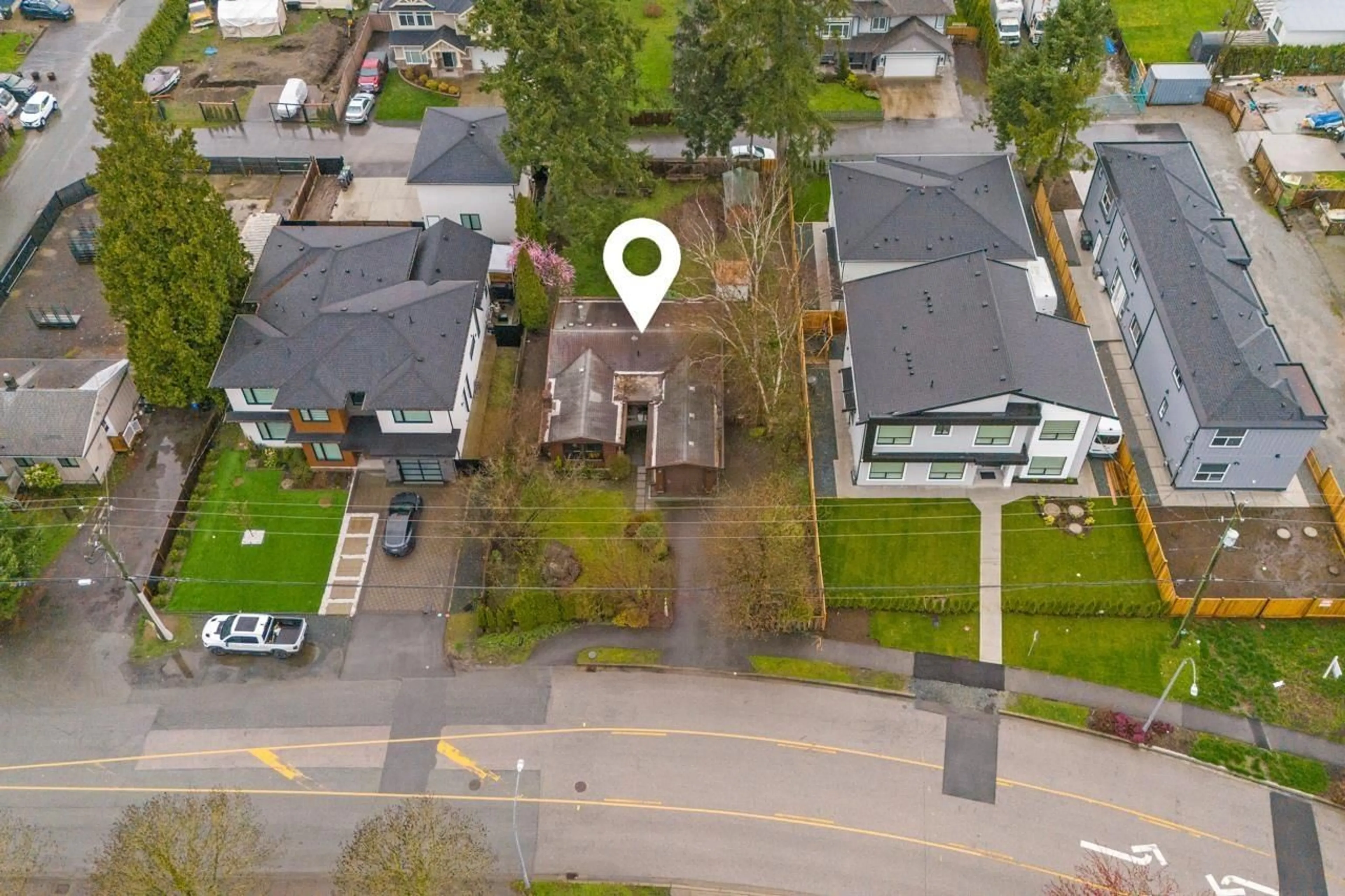 A pic from outside/outdoor area/front of a property/back of a property/a pic from drone, street for 20247 98, Langley British Columbia V1M3E4