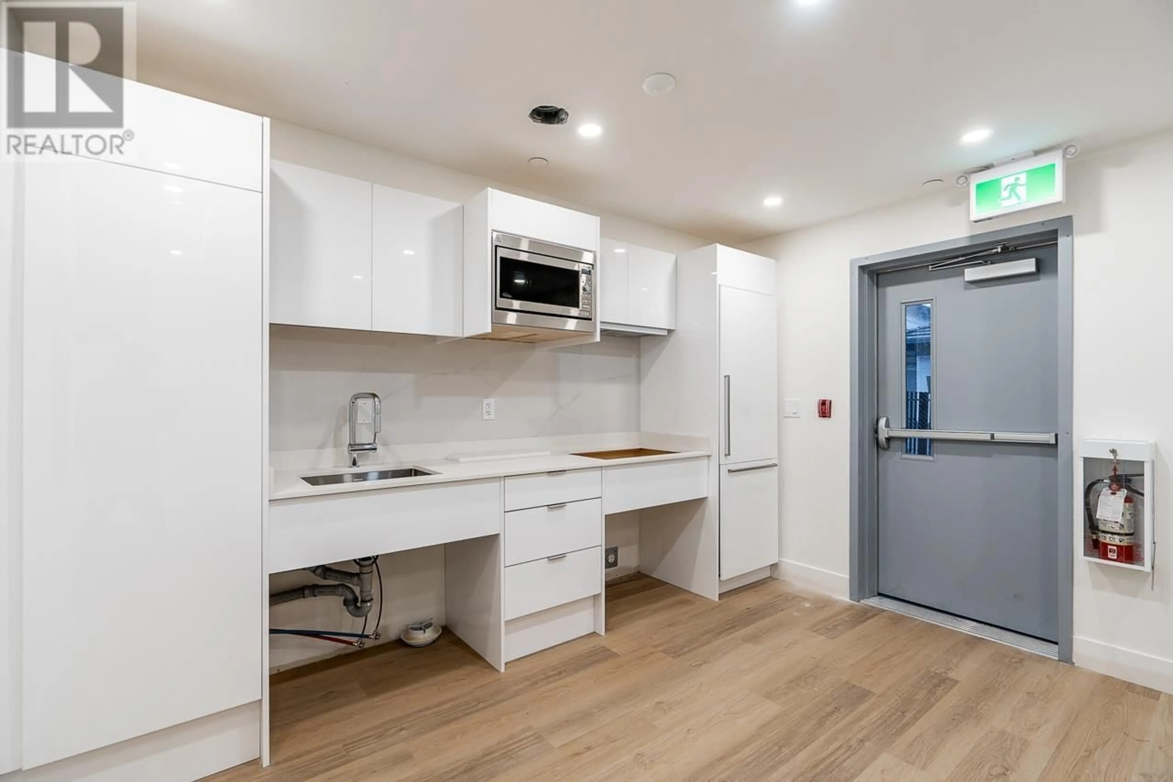 Standard kitchen, wood/laminate floor for 406 - 5399 JOYCE STREET, Vancouver British Columbia V5R4H3