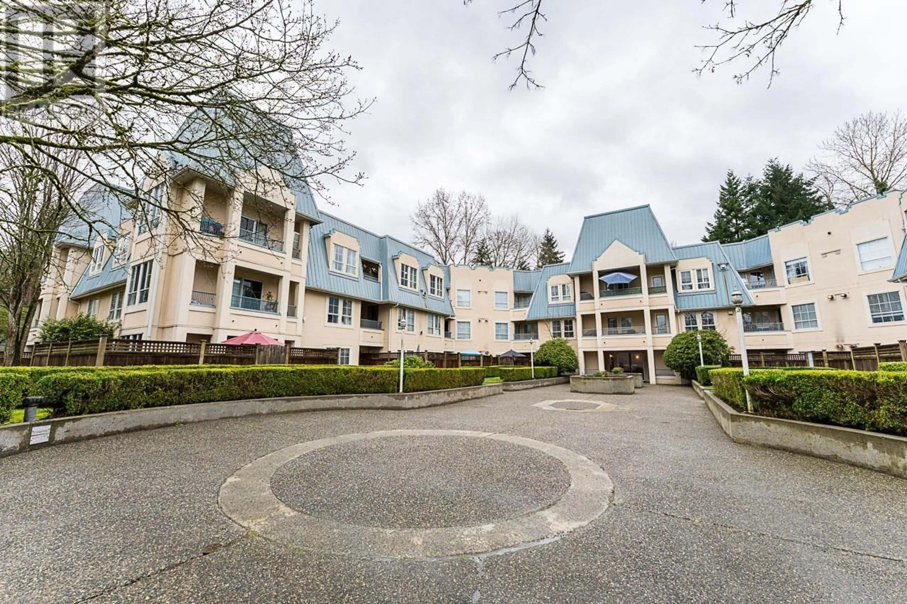 A pic from outside/outdoor area/front of a property/back of a property/a pic from drone, unknown for 321 - 295 SCHOOLHOUSE STREET, Coquitlam British Columbia V3K6X5