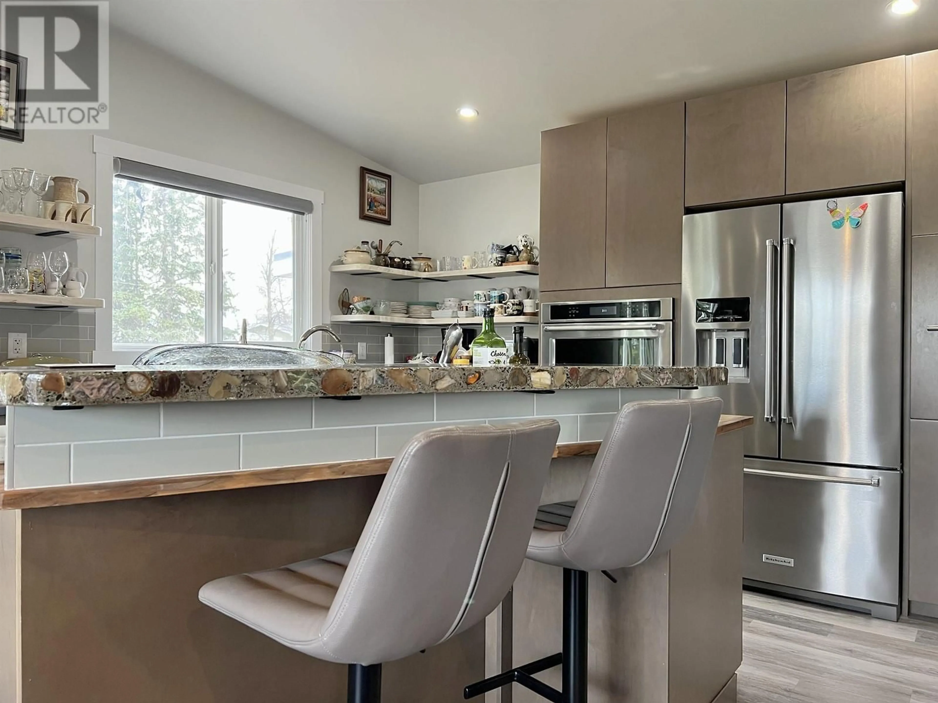 Contemporary kitchen, unknown for 305 KELLY STREET, Prince George British Columbia V2M3K4