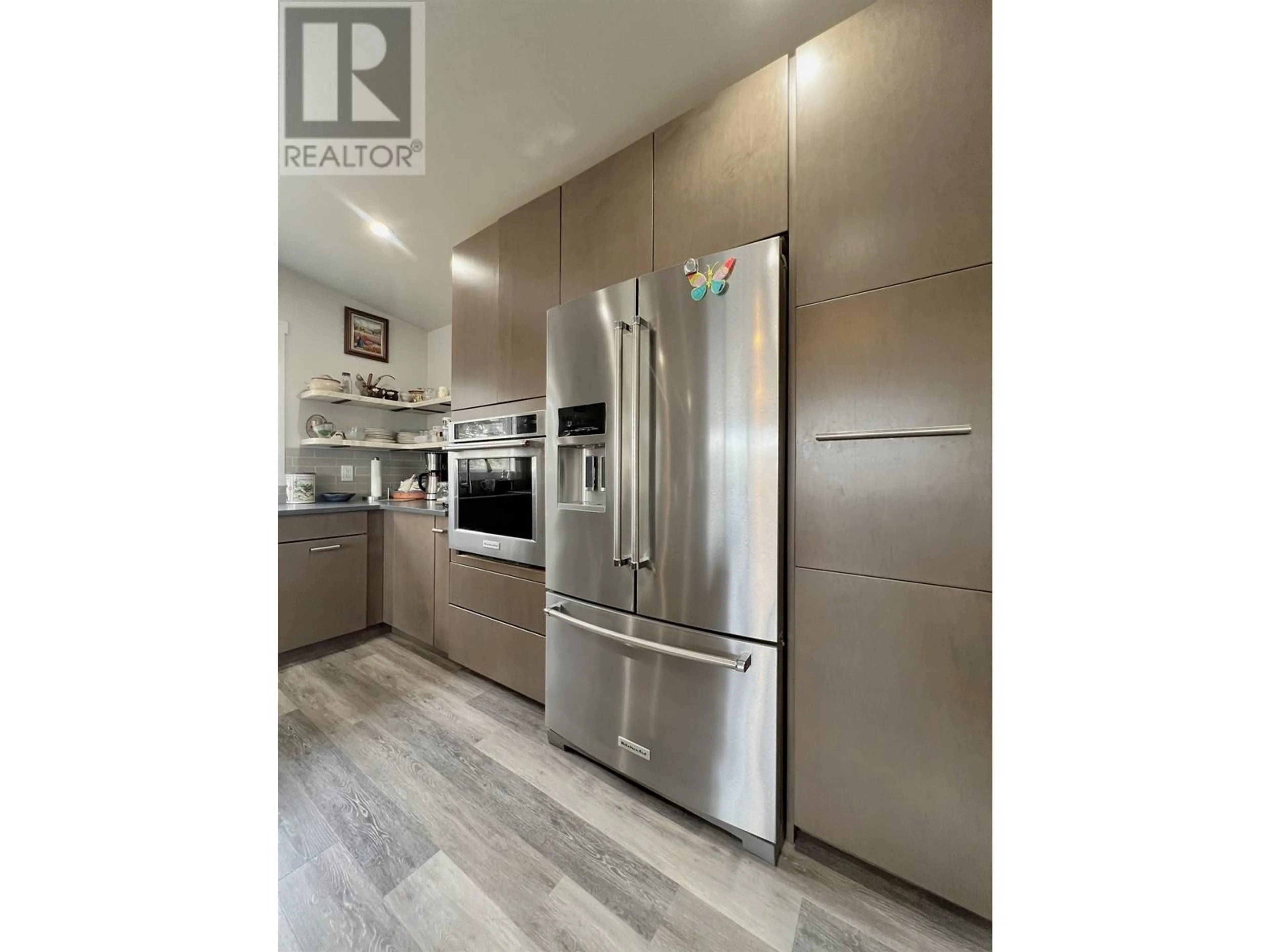 Contemporary kitchen, unknown for 305 KELLY STREET, Prince George British Columbia V2M3K4