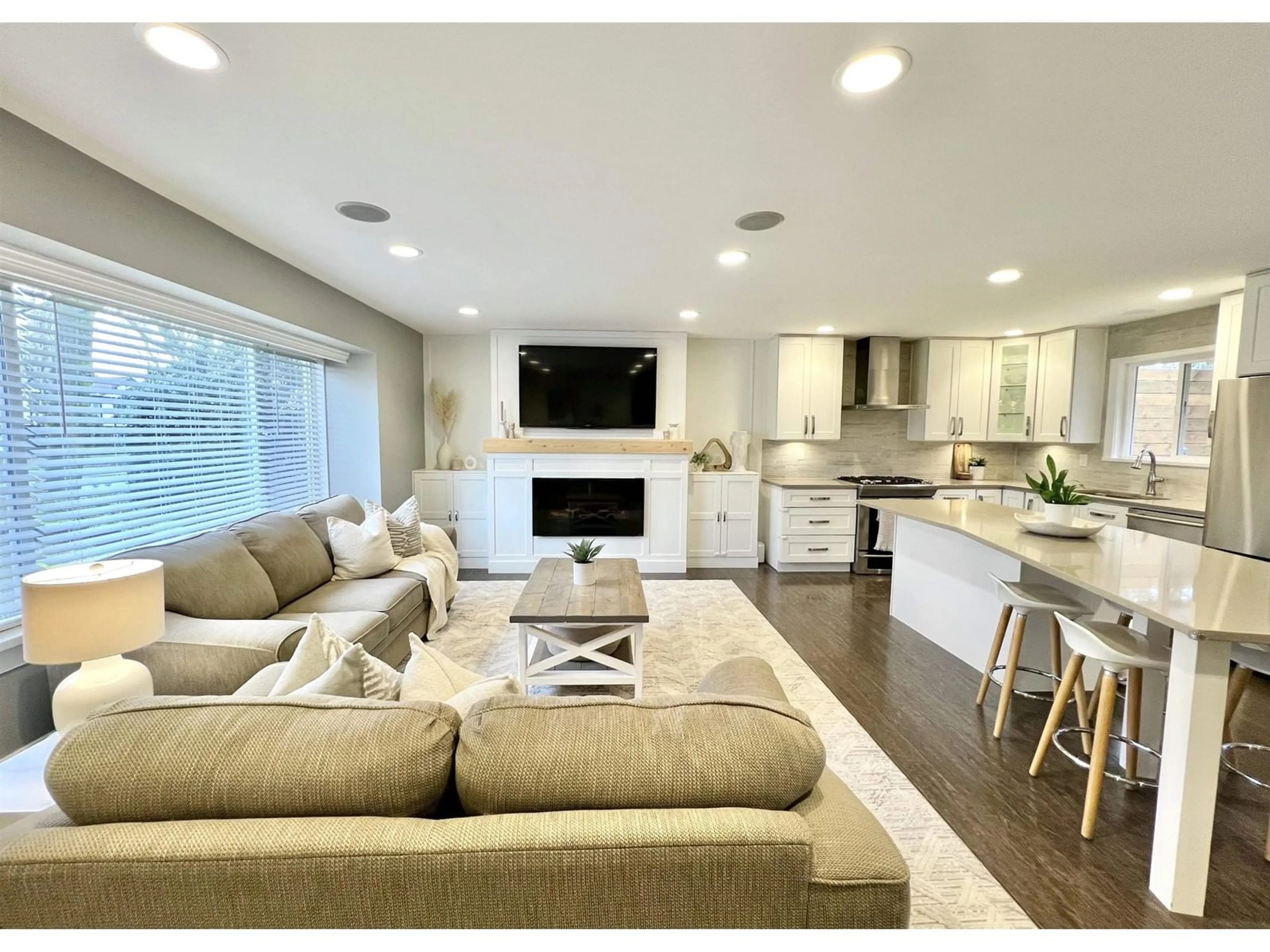 Living room with furniture, unknown for 6228 172, Surrey British Columbia V3S5W1