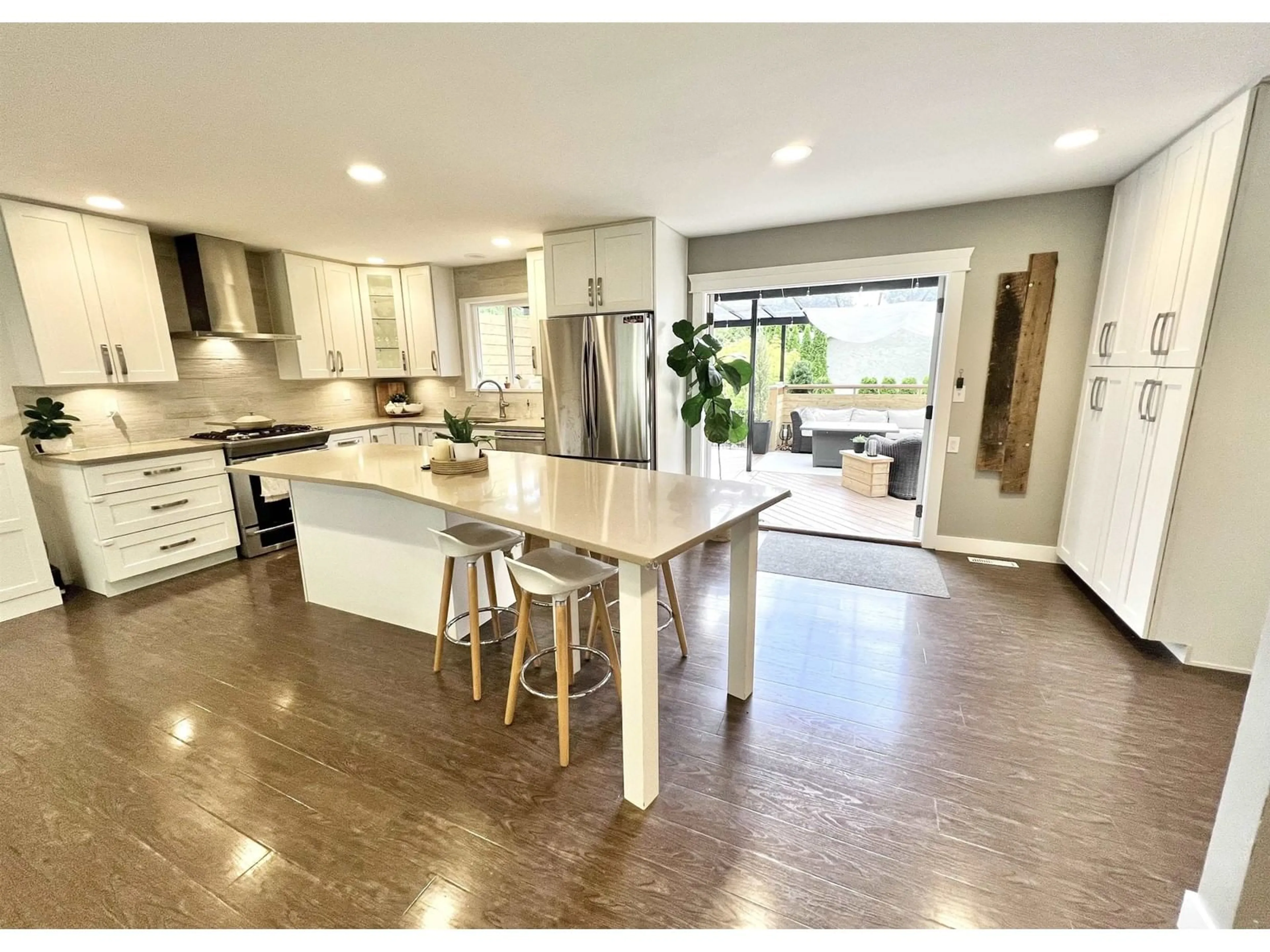 Open concept kitchen, unknown for 6228 172, Surrey British Columbia V3S5W1