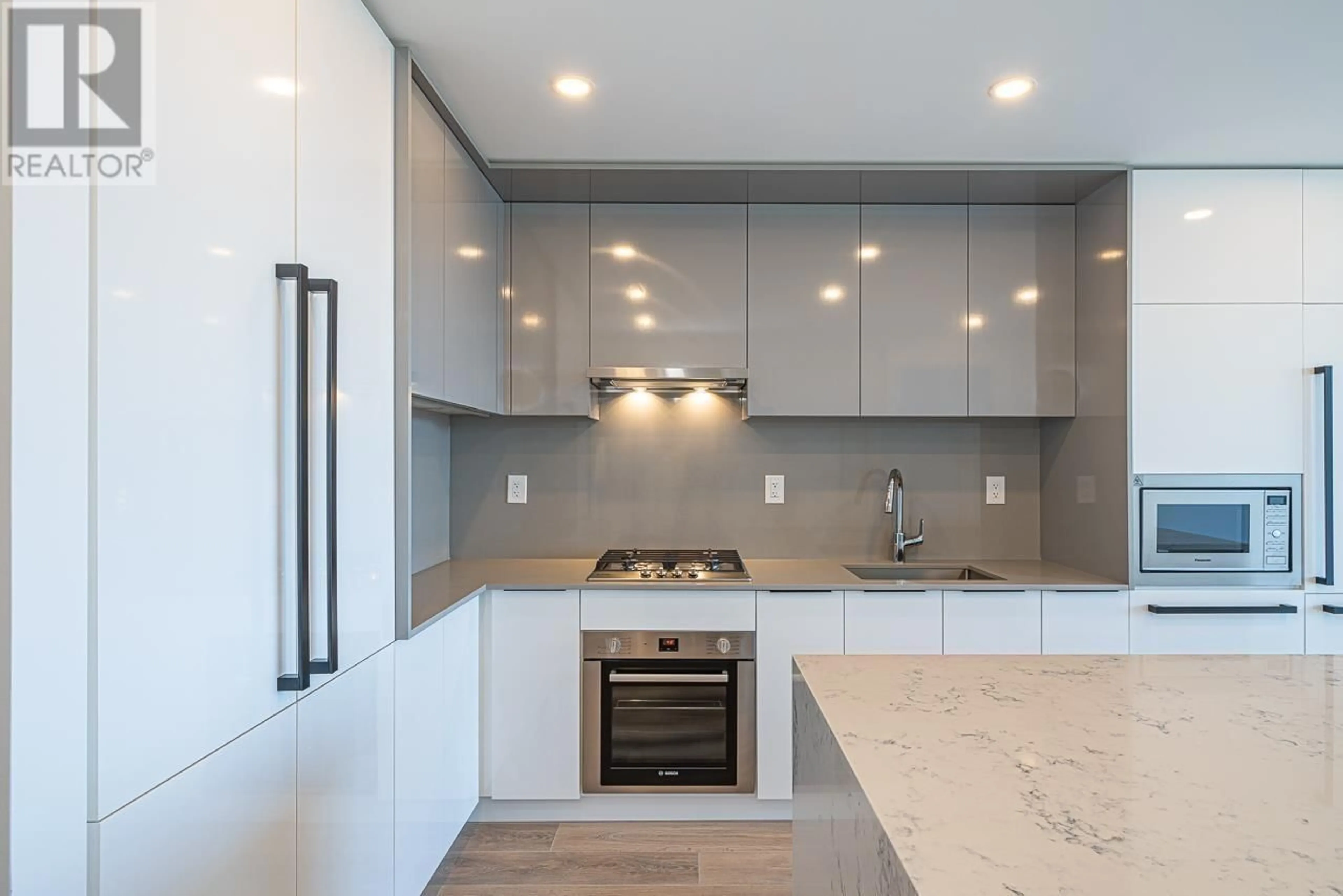 Contemporary kitchen, ceramic/tile floor for 2510 - 4711 HAZEL STREET, Burnaby British Columbia V5H0J9