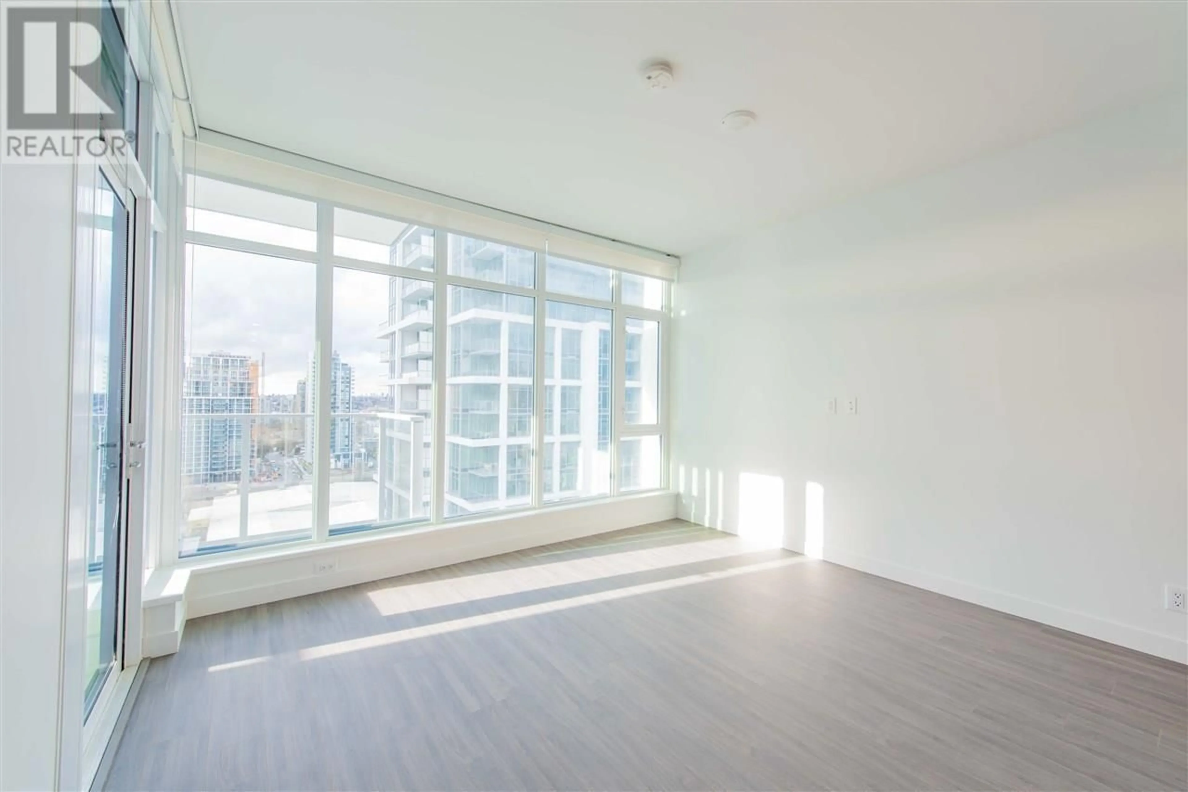 A pic of a room for 909 - 2311 BETA AVENUE, Burnaby British Columbia V5C0M1