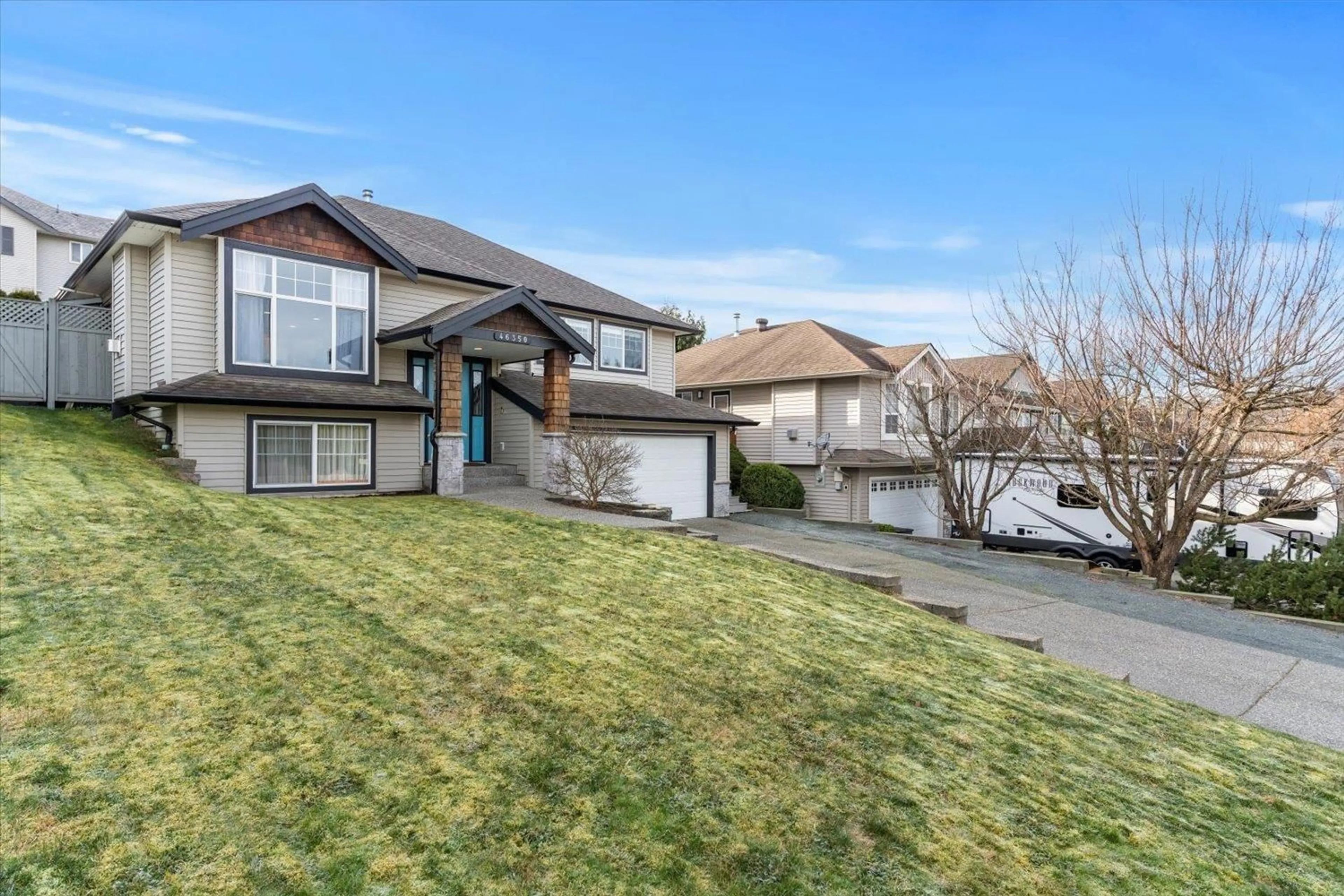 Home with vinyl exterior material, street for 46350 VALLEYVIEW ROAD, Chilliwack British Columbia V2R5R9