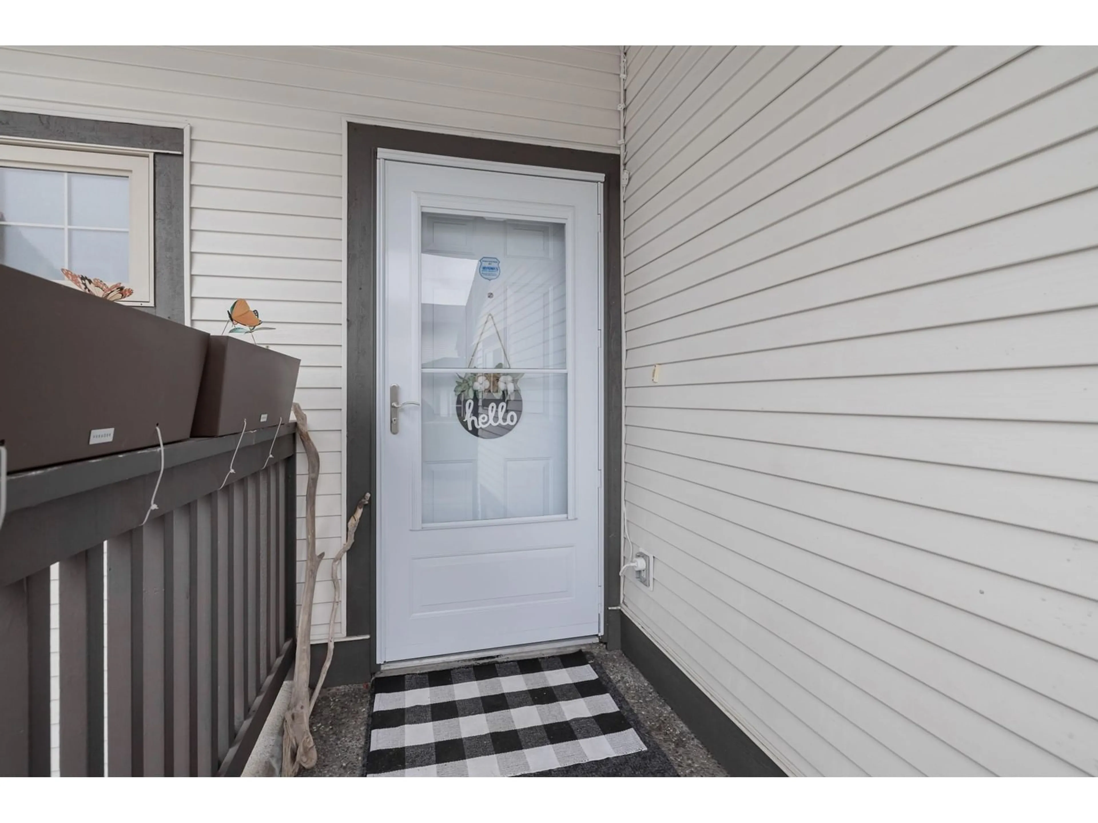 Indoor entryway for 121 - 20820 87, Langley British Columbia V1M3W5