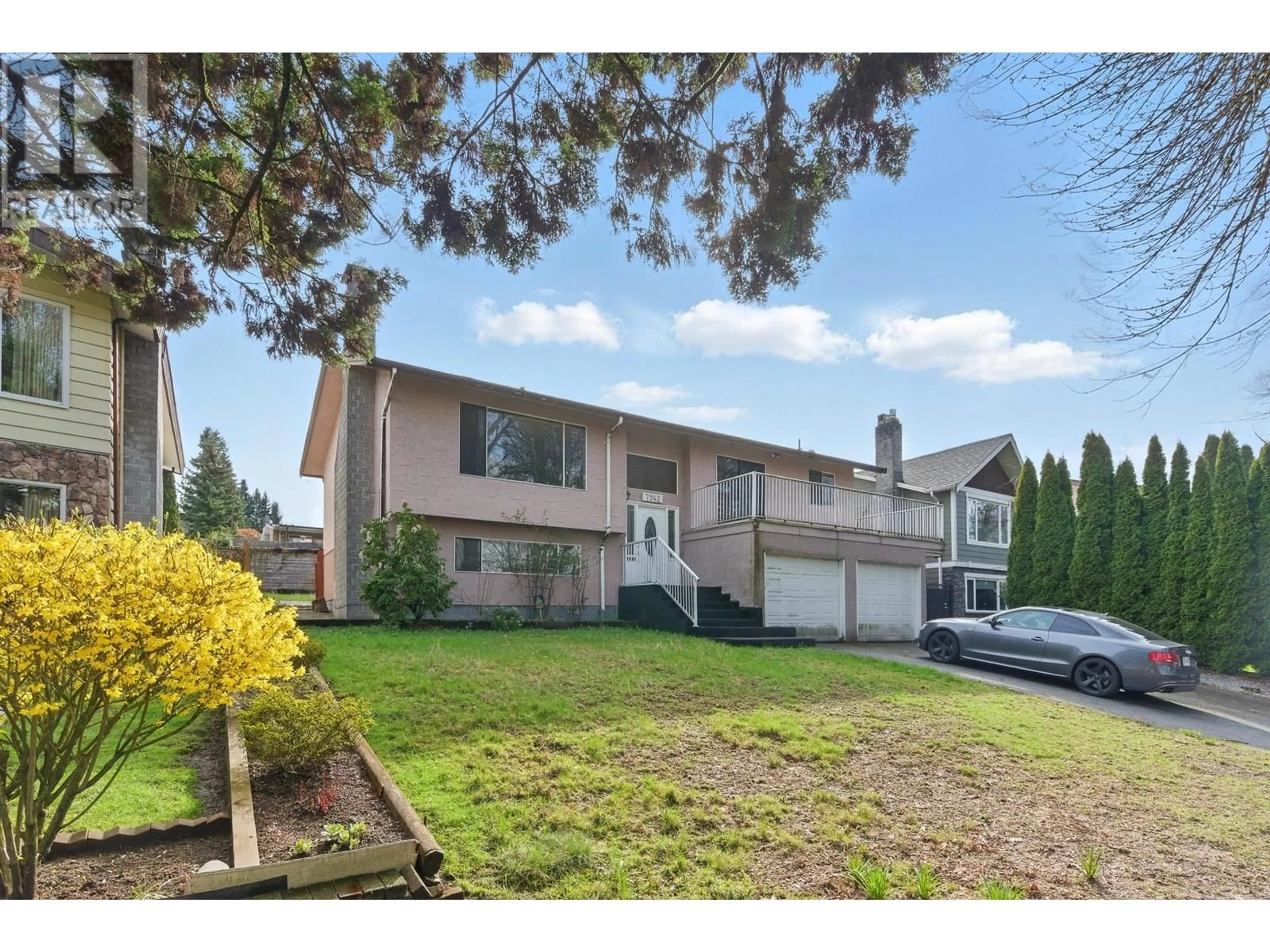 A pic from outside/outdoor area/front of a property/back of a property/a pic from drone, street for 7942 LAKEFIELD DRIVE, Burnaby British Columbia V5E3W8