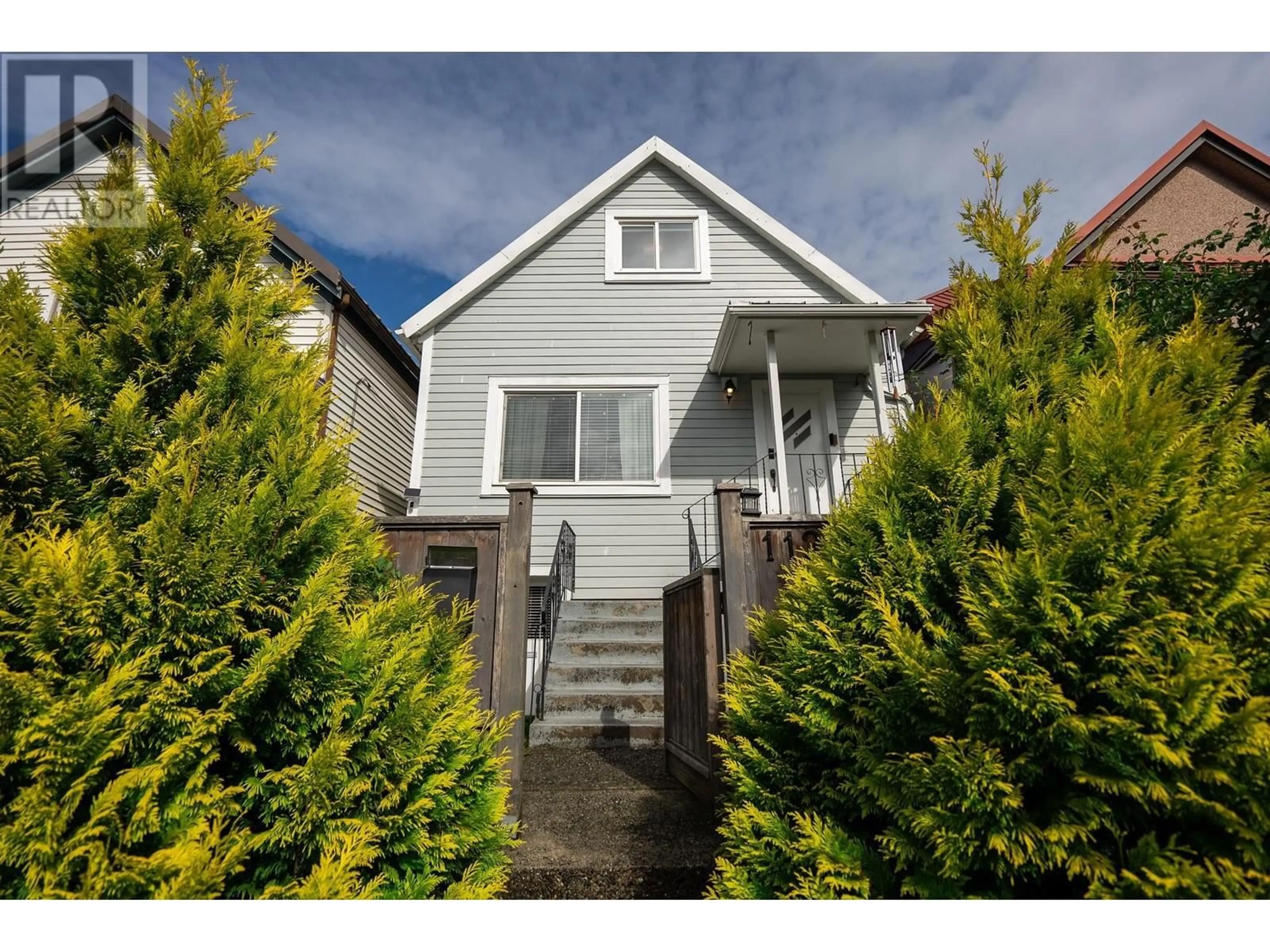 Home with vinyl exterior material, street for 1121 KEEFER STREET, Vancouver British Columbia V6A1Z2