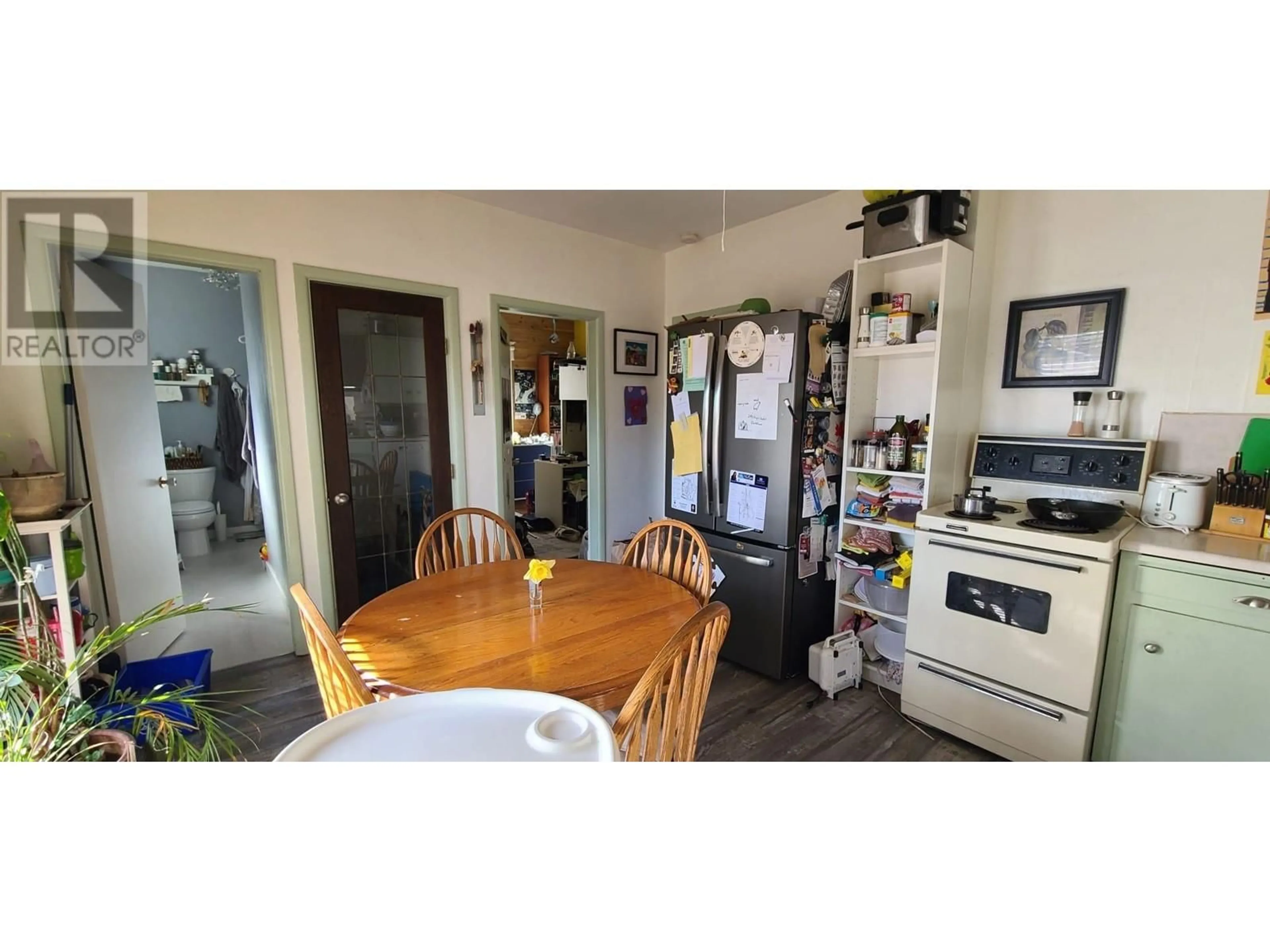 Standard kitchen, unknown for 550 CASSIAR STREET, Vancouver British Columbia V5K4M9