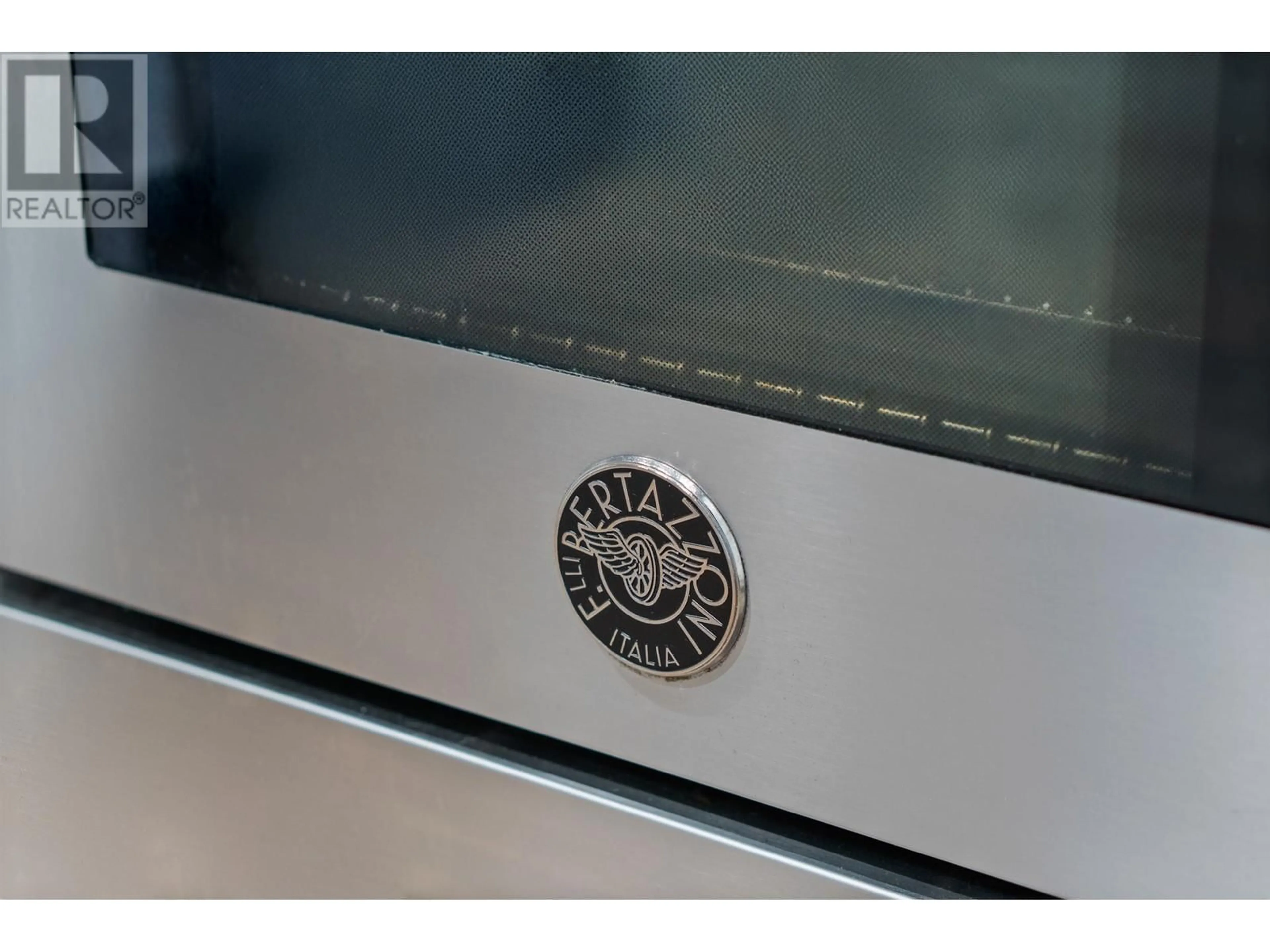 Standard kitchen, unknown for 8121 SHAUGHNESSY STREET, Vancouver British Columbia V6P3X9