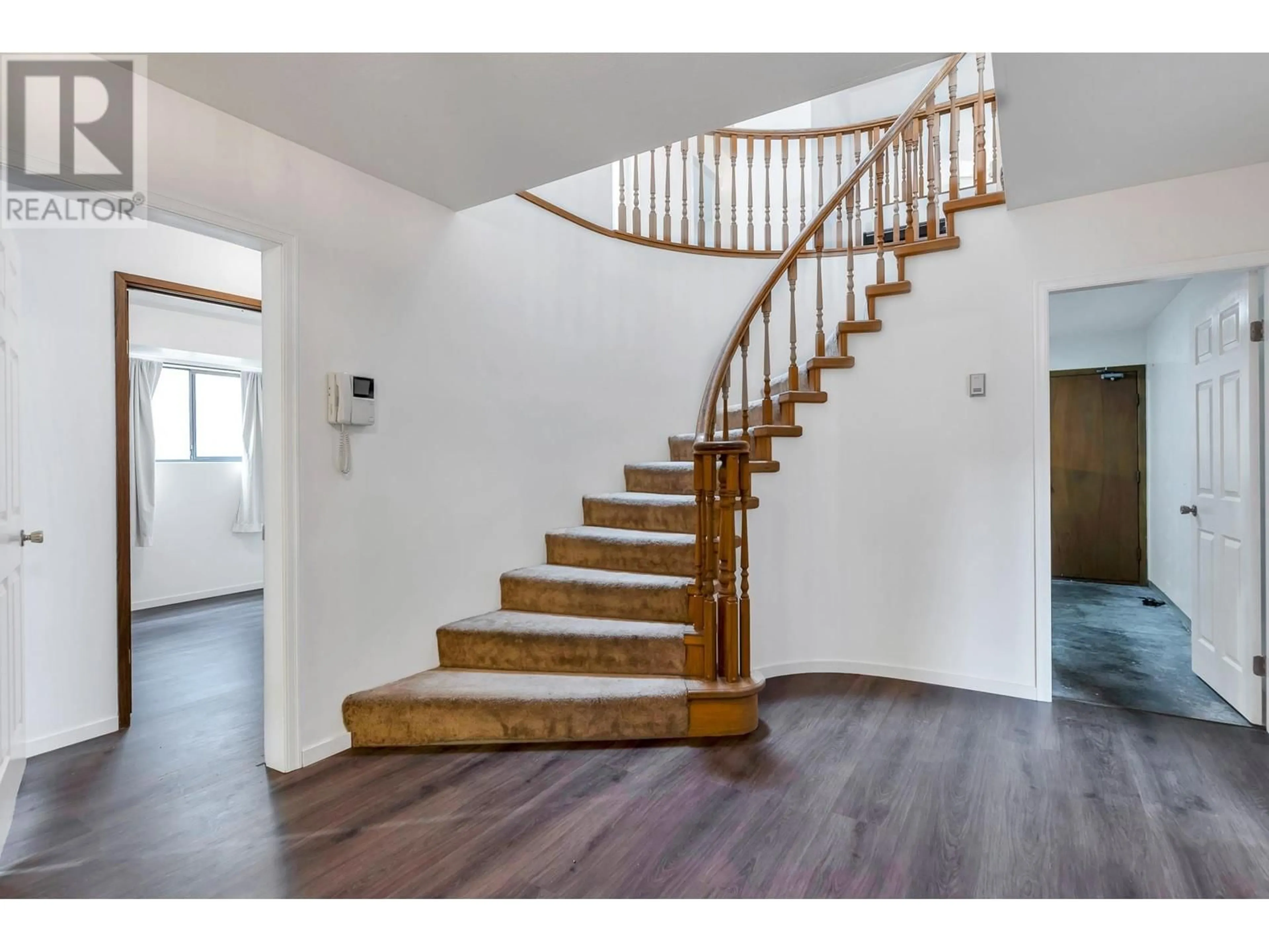 Stairs for 7110 FREDERICK AVENUE, Burnaby British Columbia V5J3X9