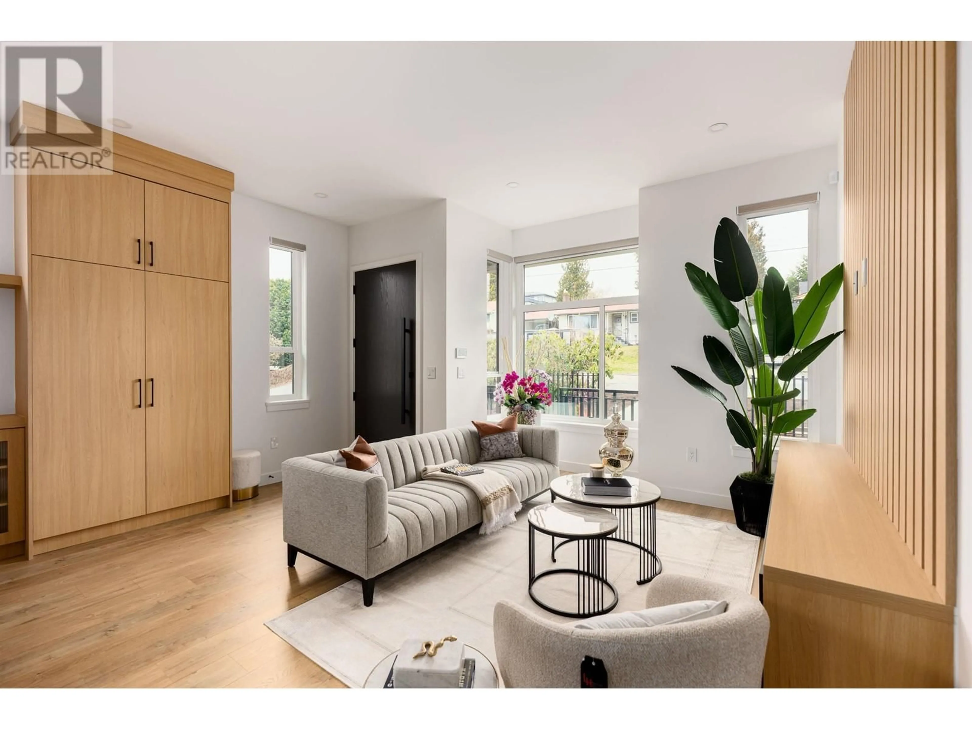 Living room with furniture, unknown for 101 - 952 EDGAR AVENUE, Coquitlam British Columbia V3K2J9