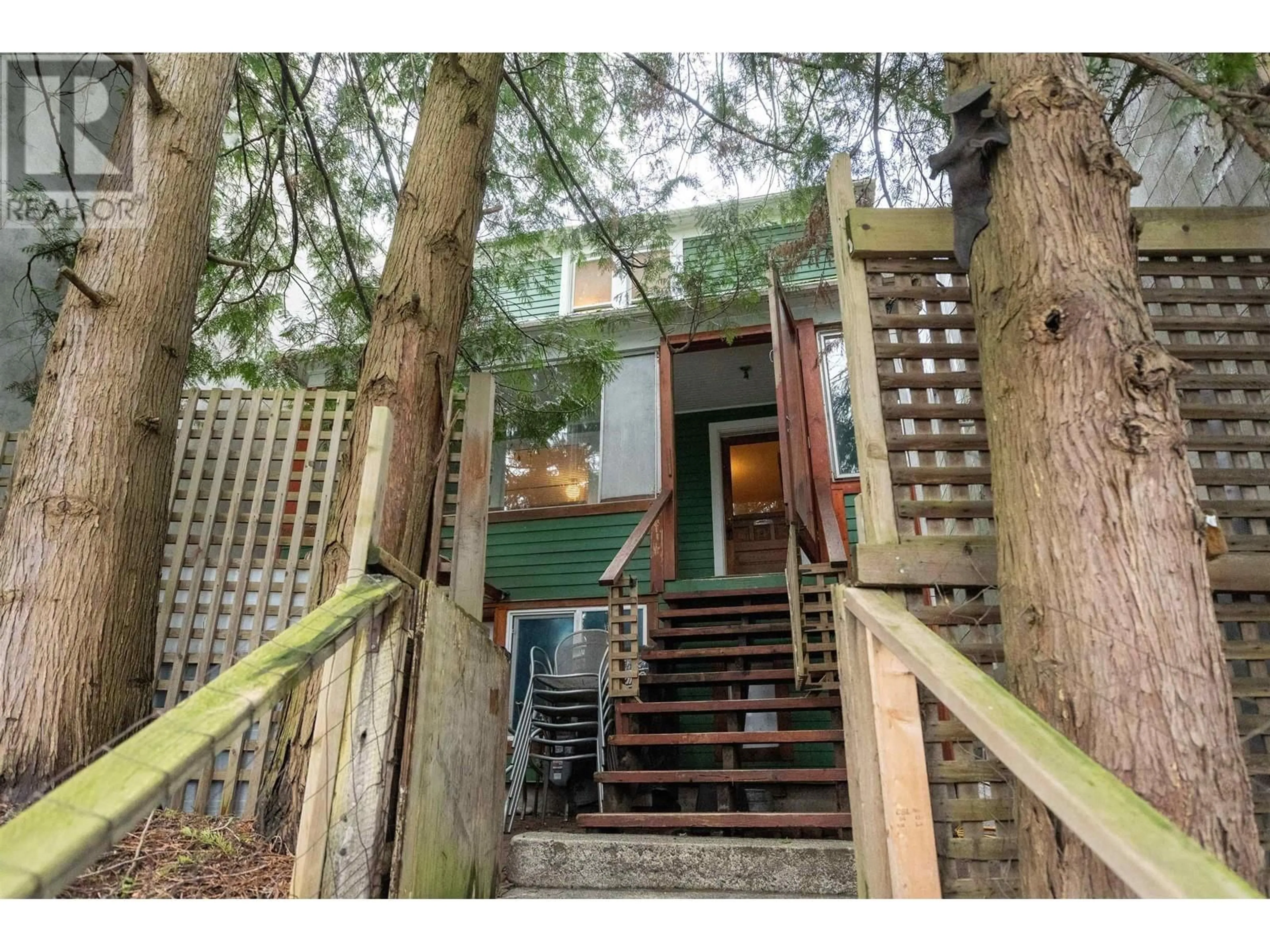 Unknown for 1828 TRIUMPH STREET, Vancouver British Columbia V5L1K3