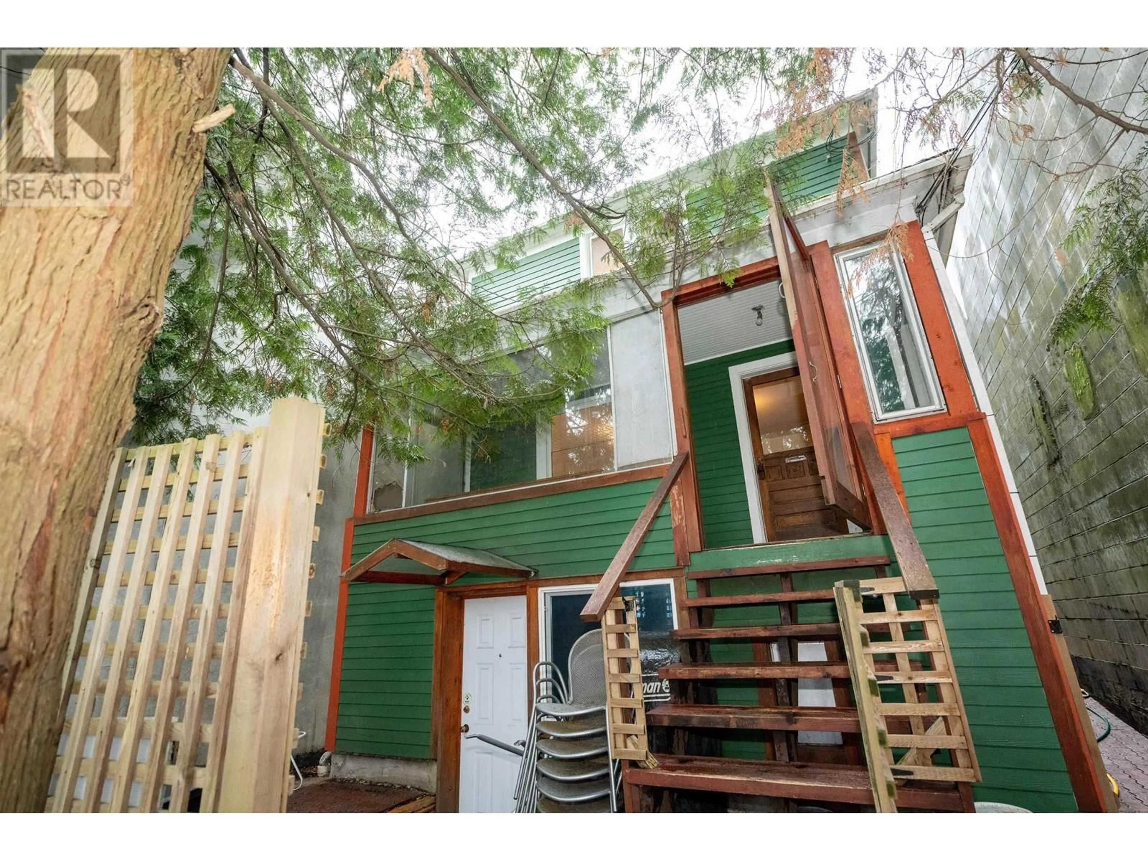 Unknown for 1828 TRIUMPH STREET, Vancouver British Columbia V5L1K3