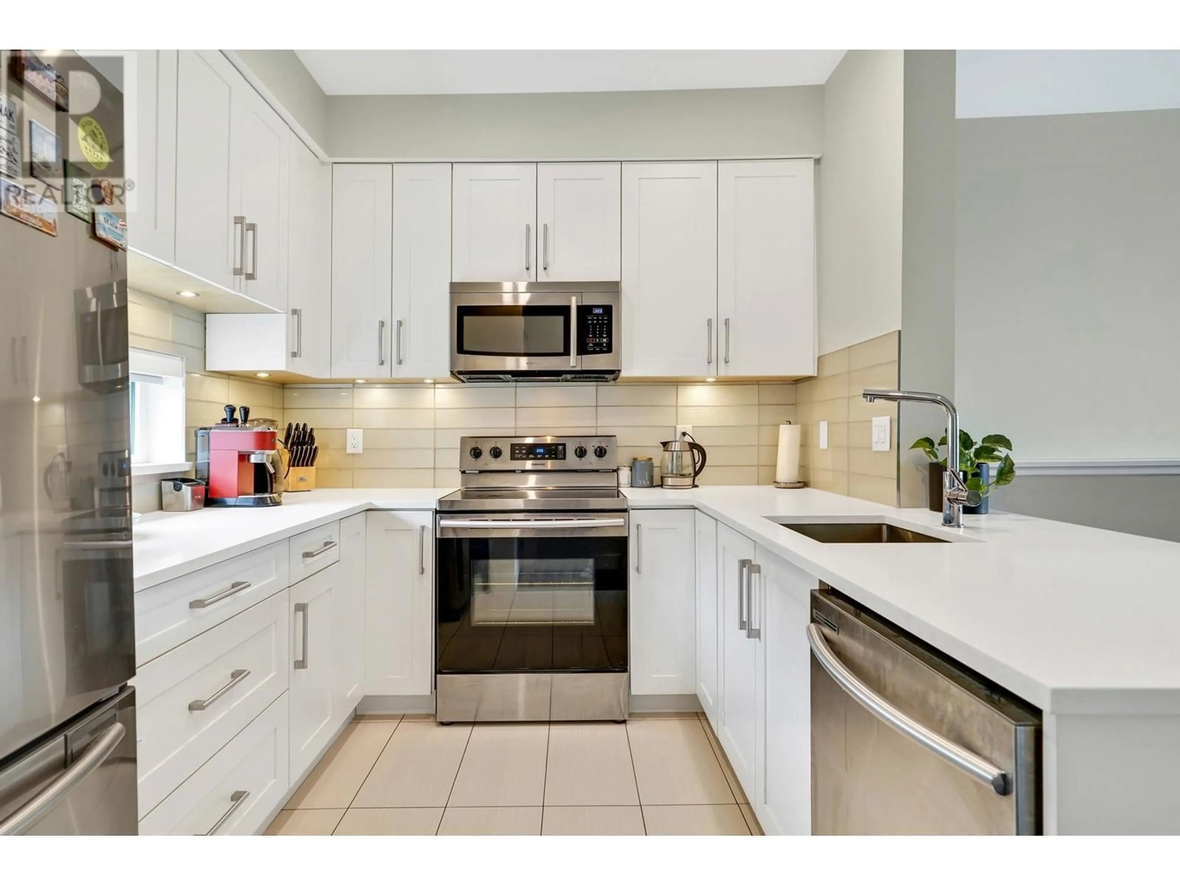 Standard kitchen, ceramic/tile floor for 510 - 218 CARNARVON STREET, New Westminster British Columbia V3L1B8