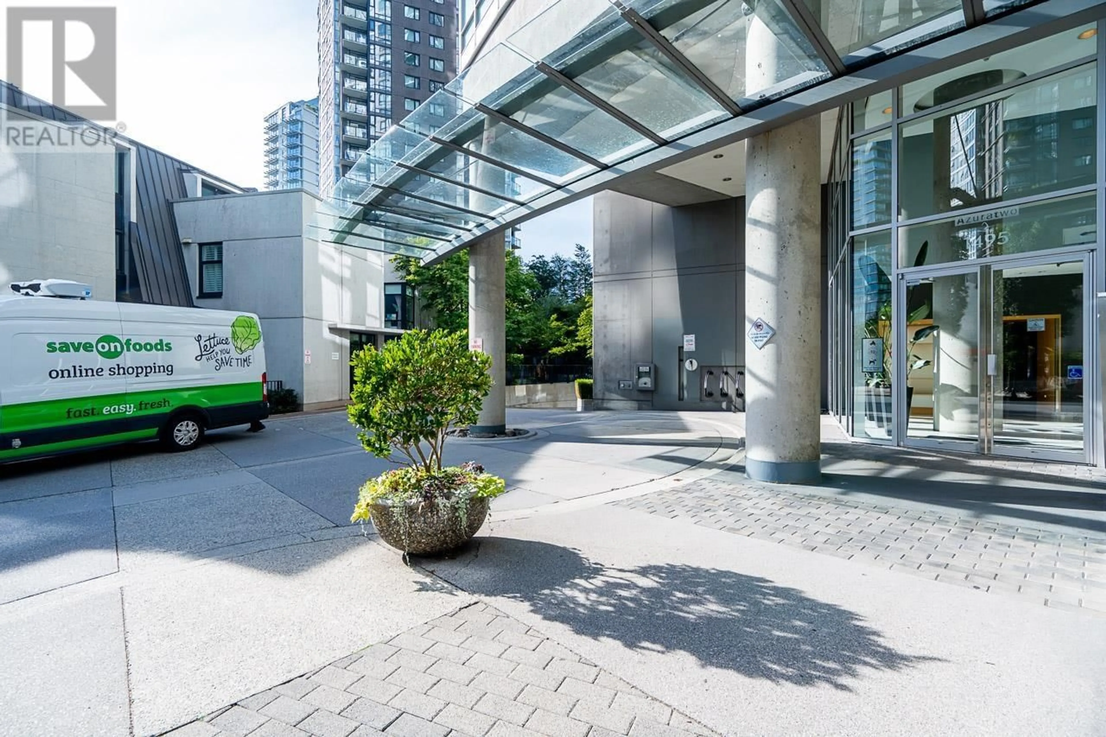 Indoor foyer for 1607 - 1495 RICHARDS STREET, Vancouver British Columbia V6Z3E3