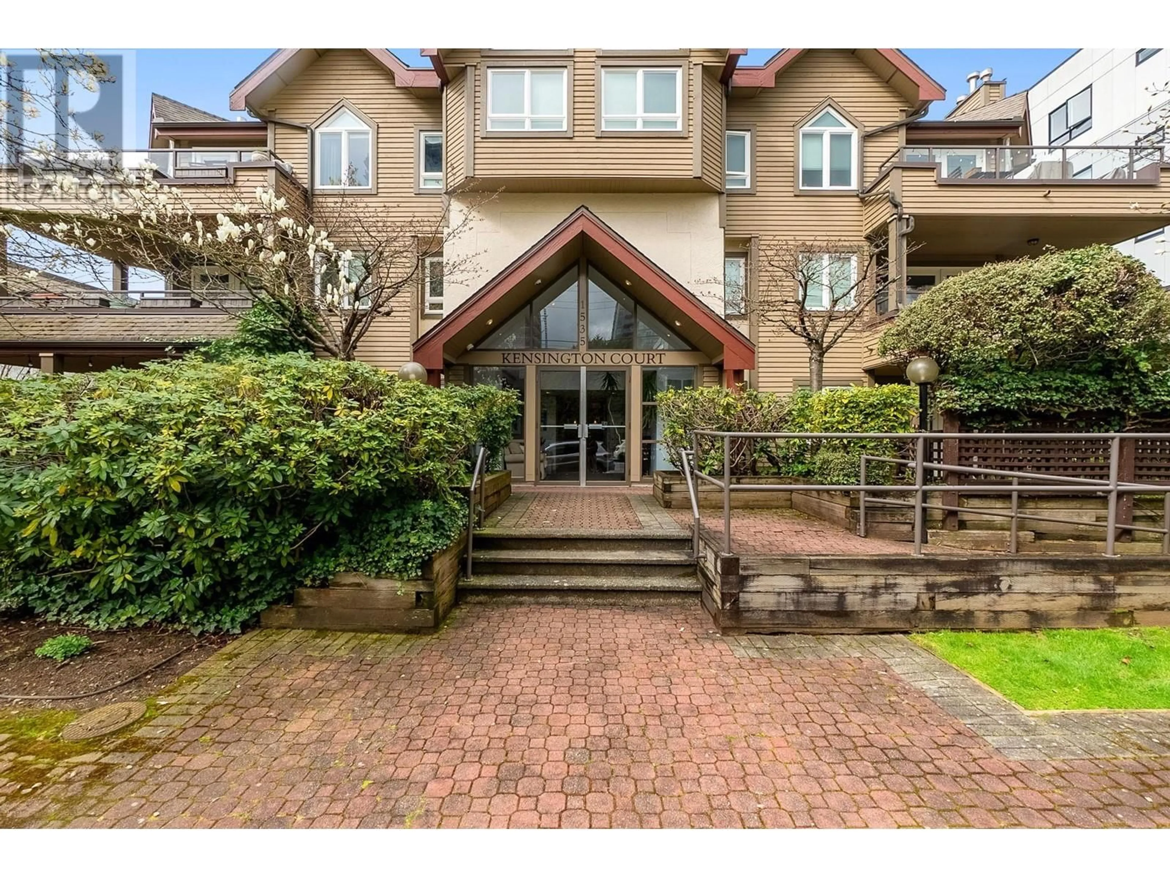 Unknown for 202 - 1535 CHESTERFIELD AVENUE, North Vancouver British Columbia V7M2N5