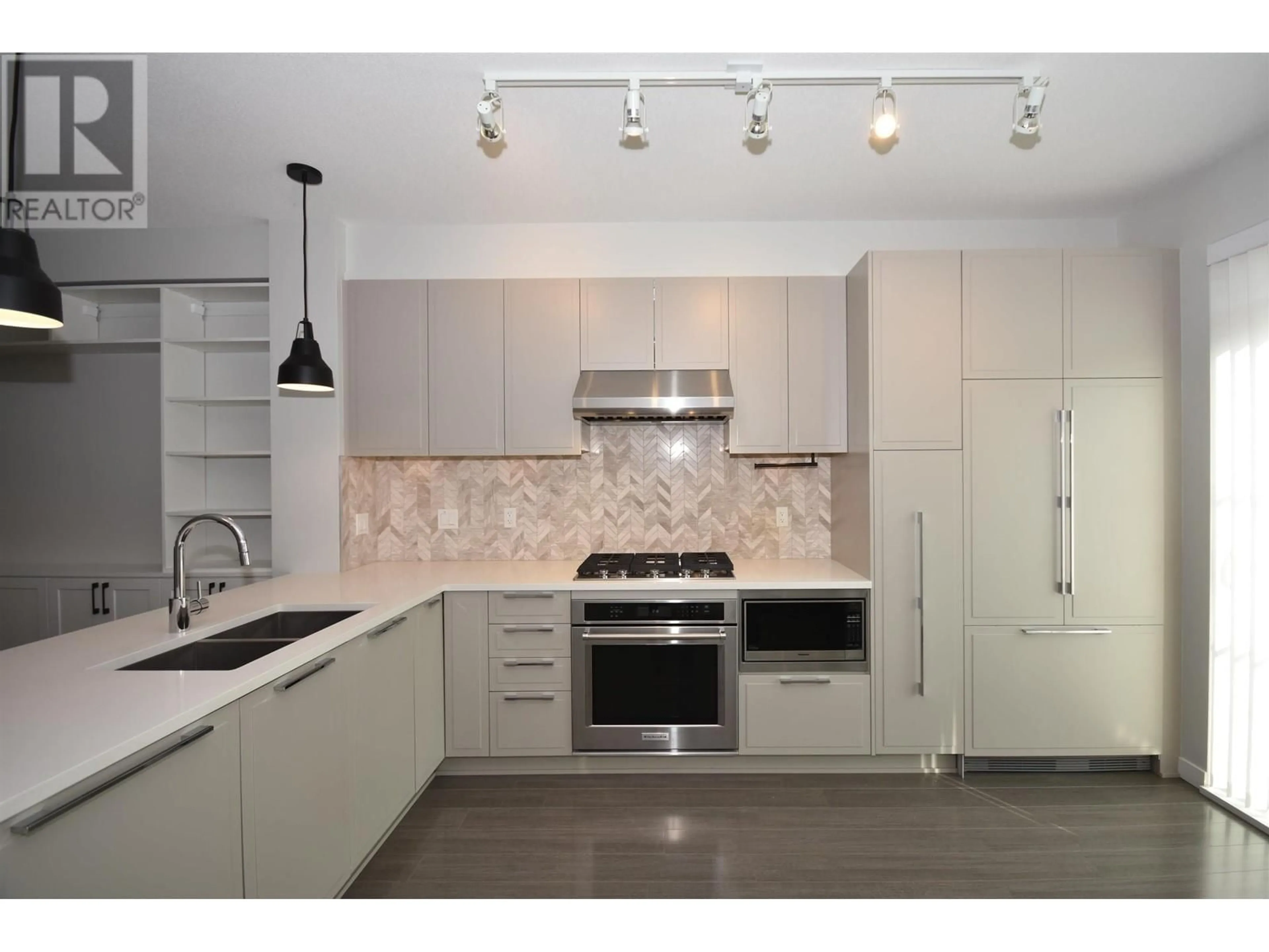 Unknown for 36 - 5551 ADMIRAL WAY, Delta British Columbia V4K0C9