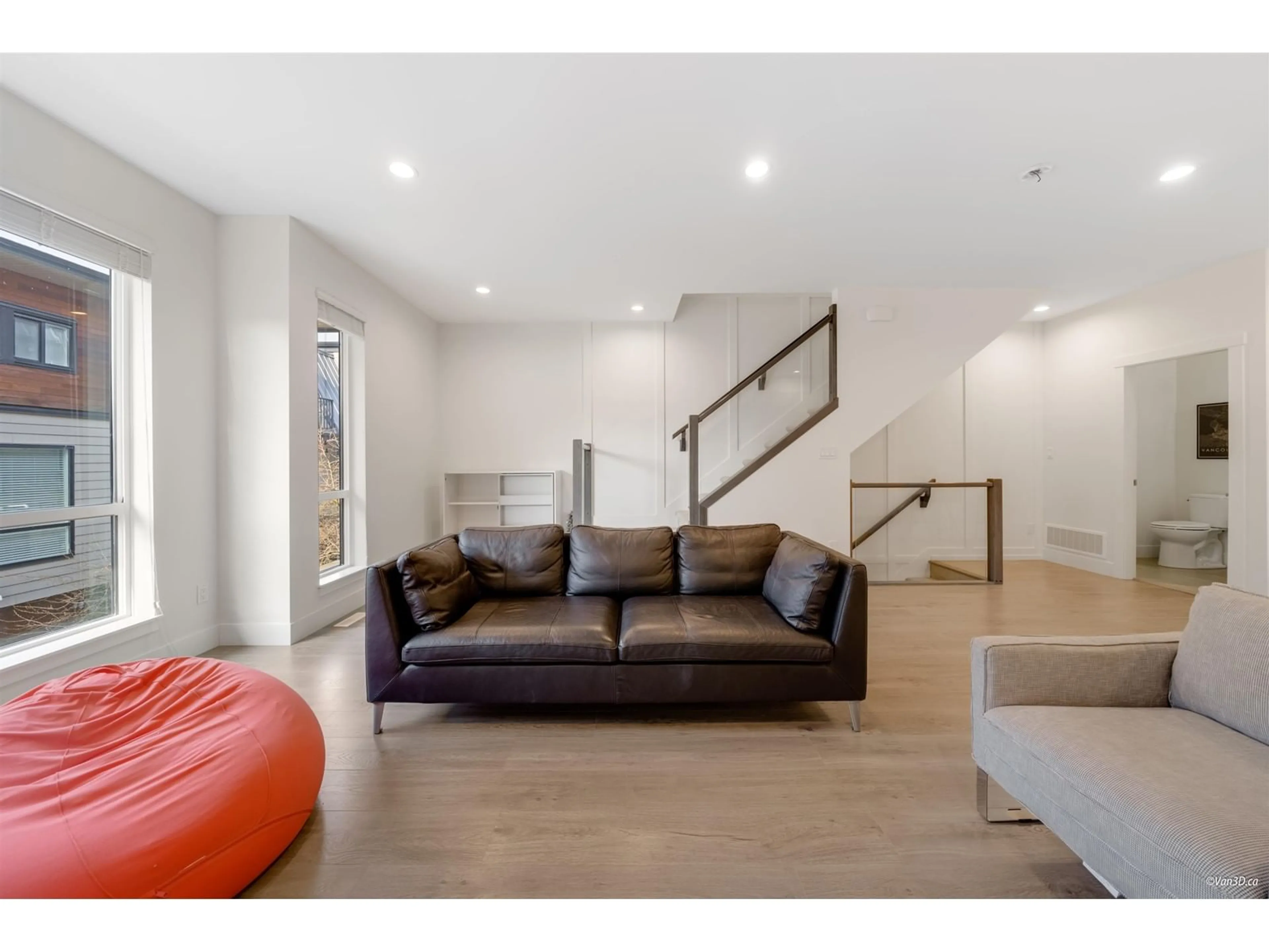 Living room with furniture, unknown for 34 - 15688 28, Surrey British Columbia V3Z0N1