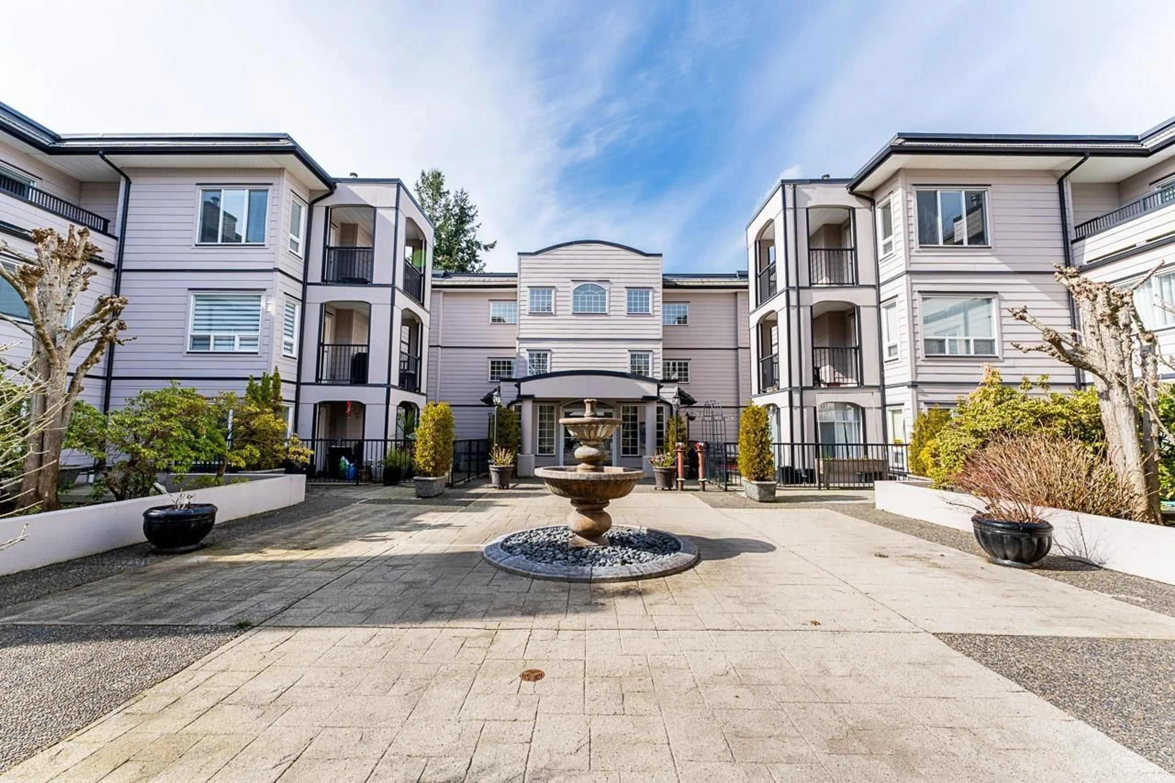 Patio, unknown for 208 - 1533 BEST, White Rock British Columbia V4B4E9