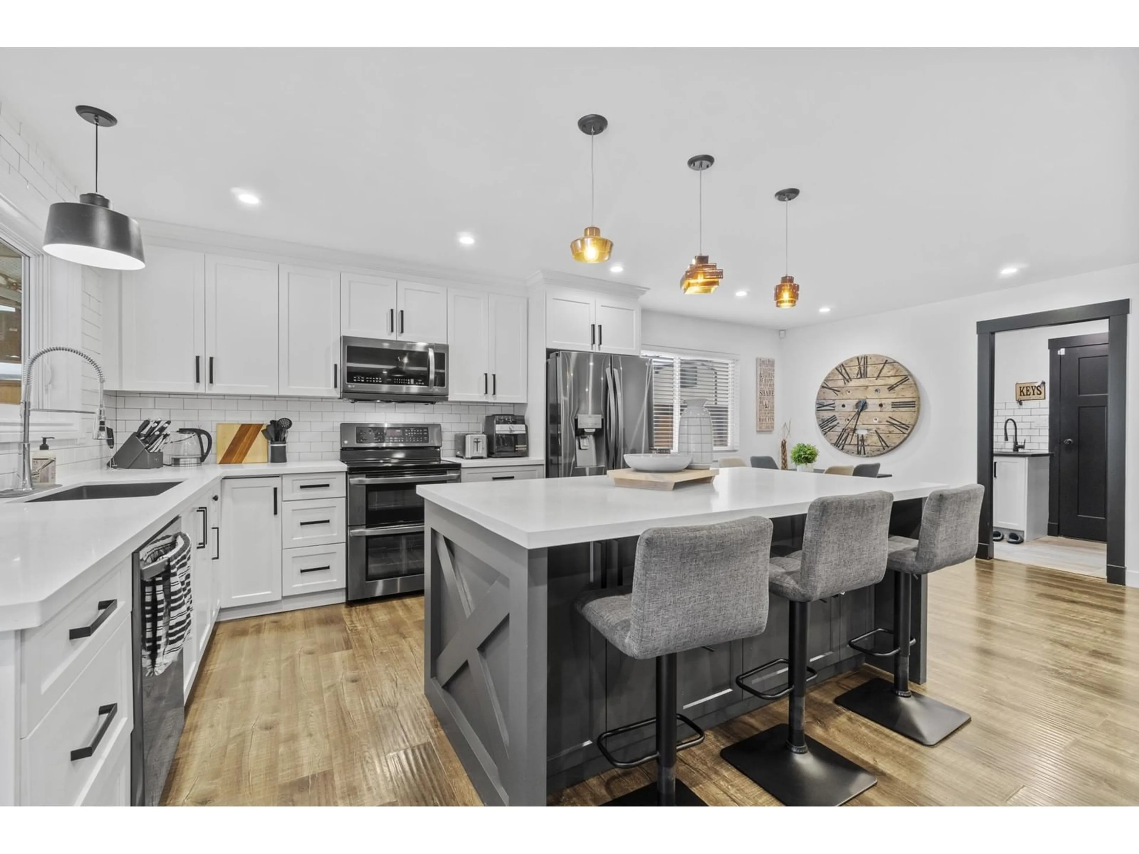 Open concept kitchen, unknown for 19971 39A, Langley British Columbia V3A7G3