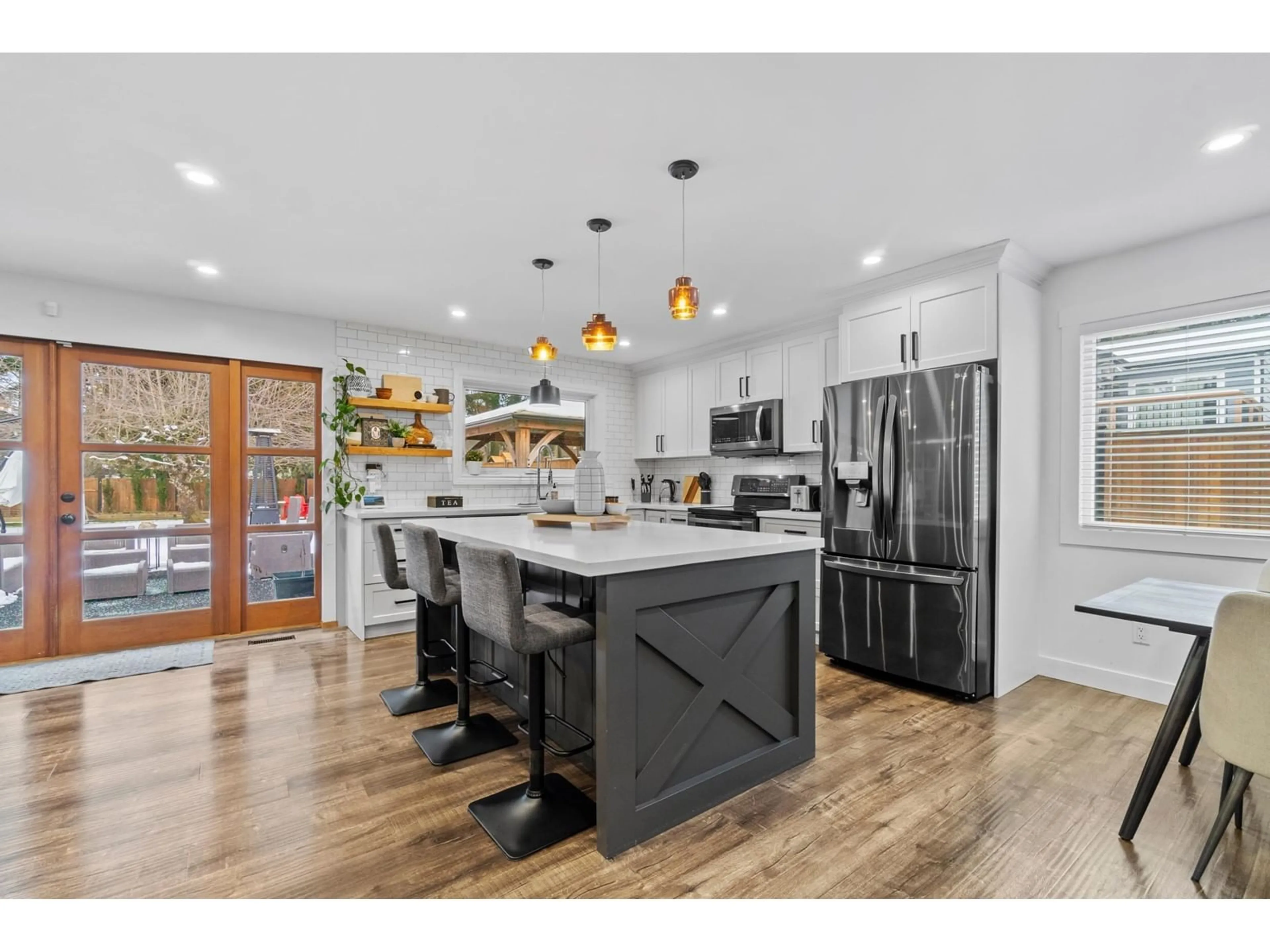 Open concept kitchen, unknown for 19971 39A, Langley British Columbia V3A7G3