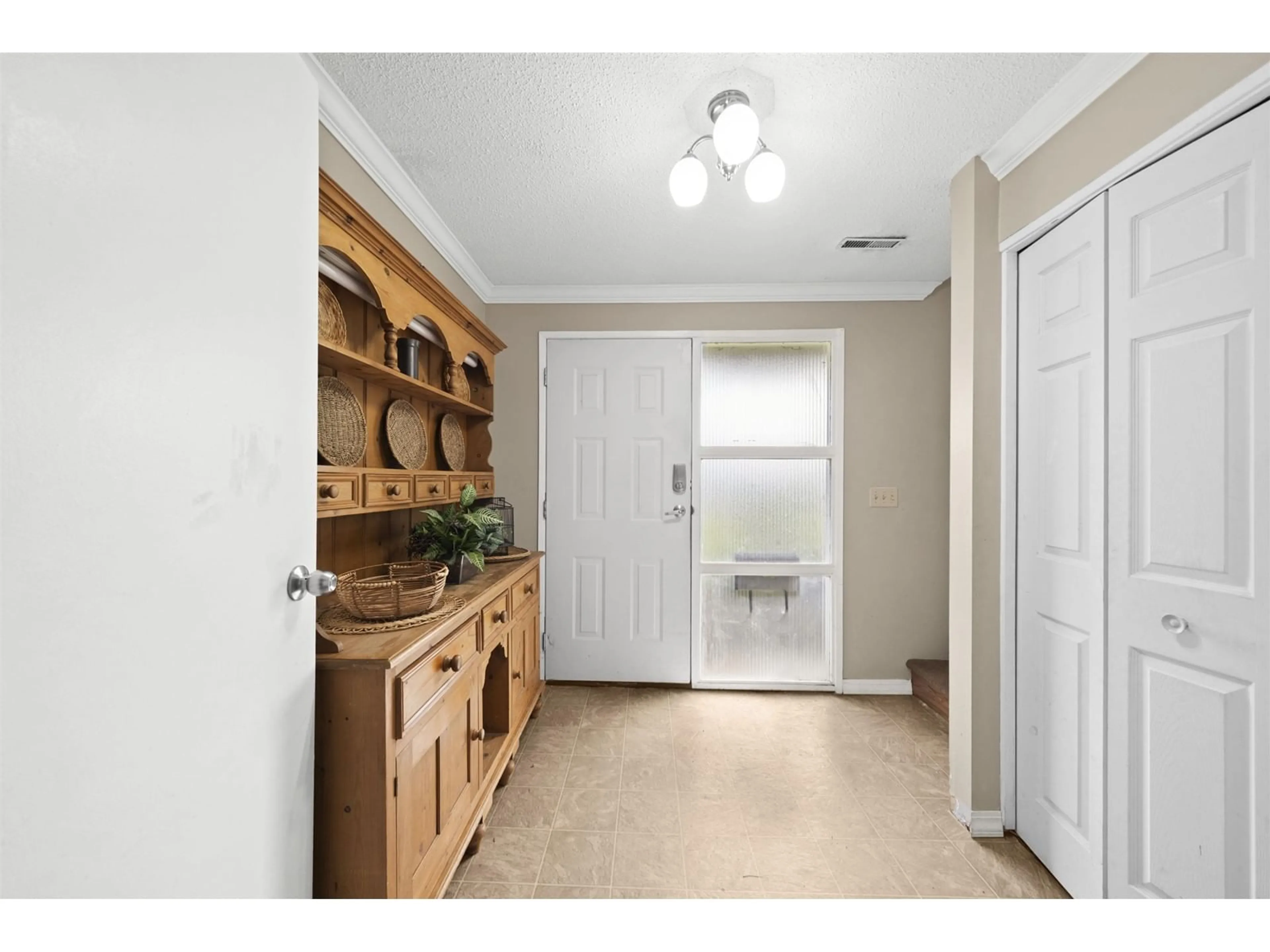 Indoor entryway for 8959 MITCHELL, Delta British Columbia V4C7H1