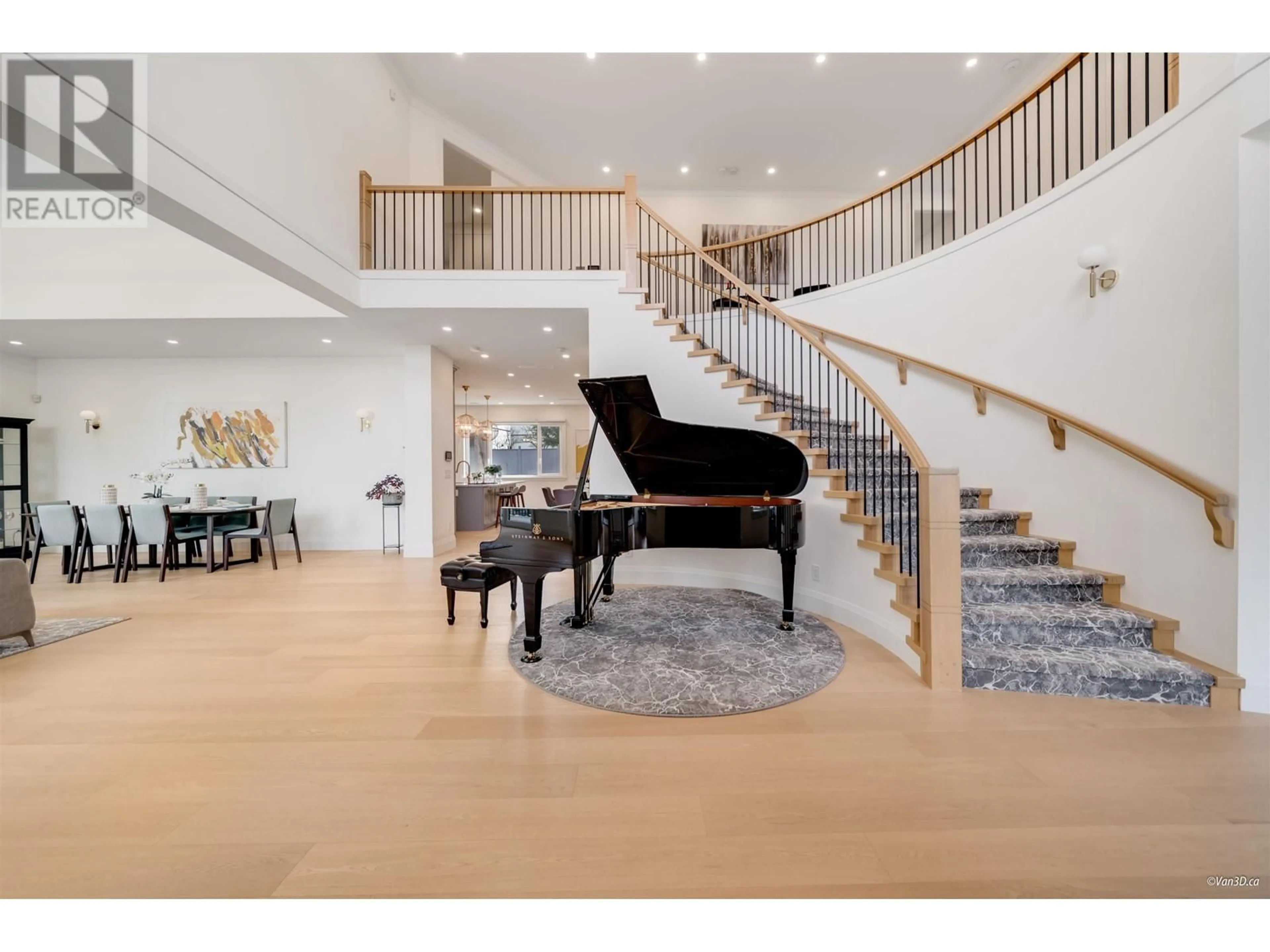 Indoor foyer for 7415 LAMBETH DRIVE, Burnaby British Columbia V5E4B4