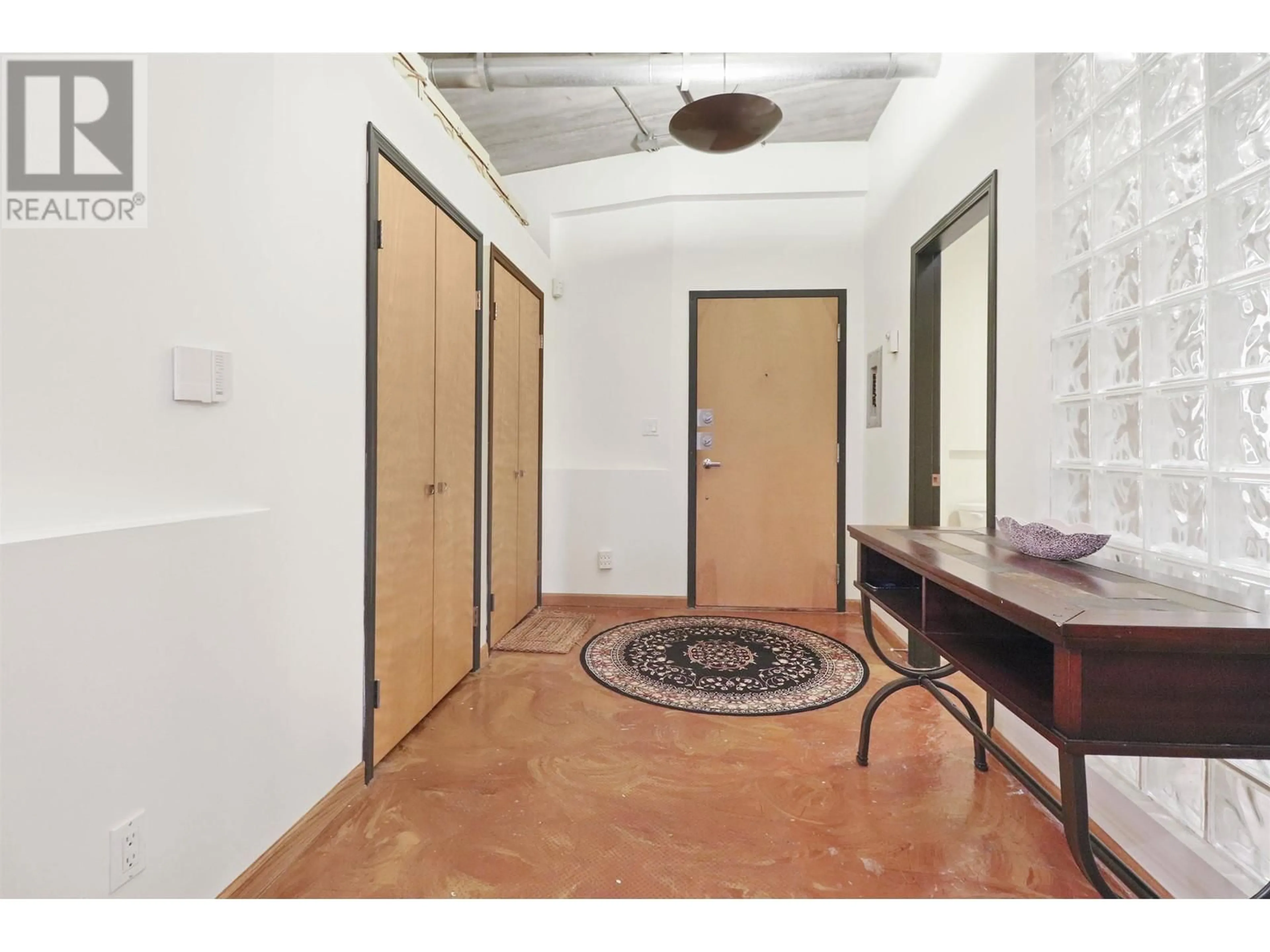 Indoor foyer for 203 28 POWELL STREET, Vancouver British Columbia V6A1E7