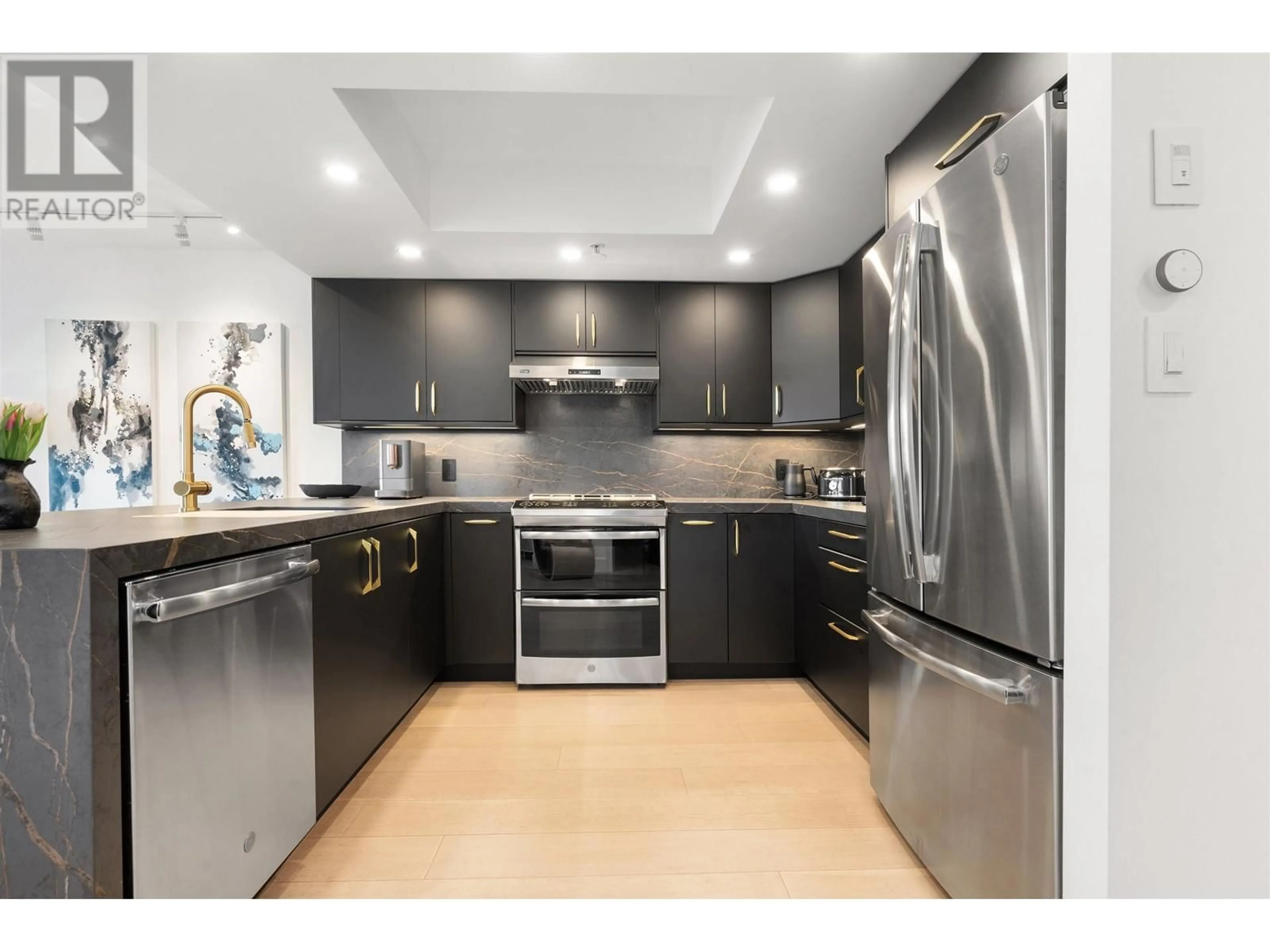 Unknown for 406 - 1128 QUEBEC STREET, Vancouver British Columbia V6A4E1