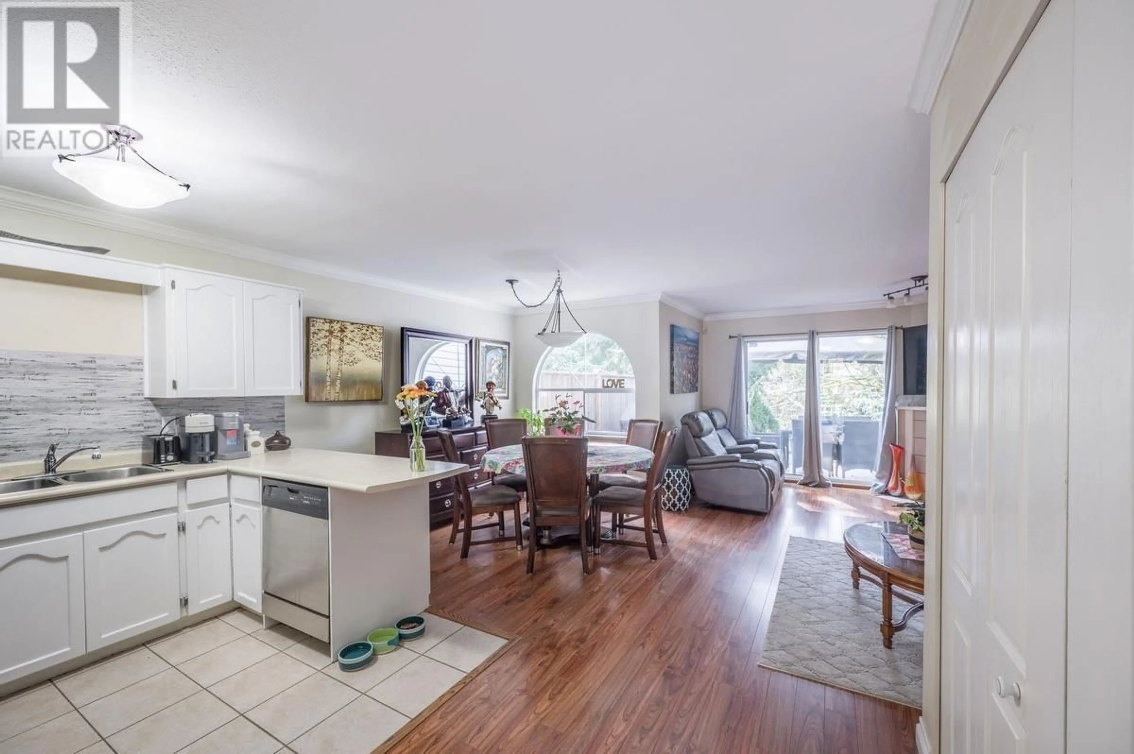 Open concept kitchen, unknown for 6 - 20699 120B AVENUE, Maple Ridge British Columbia V2X0A4