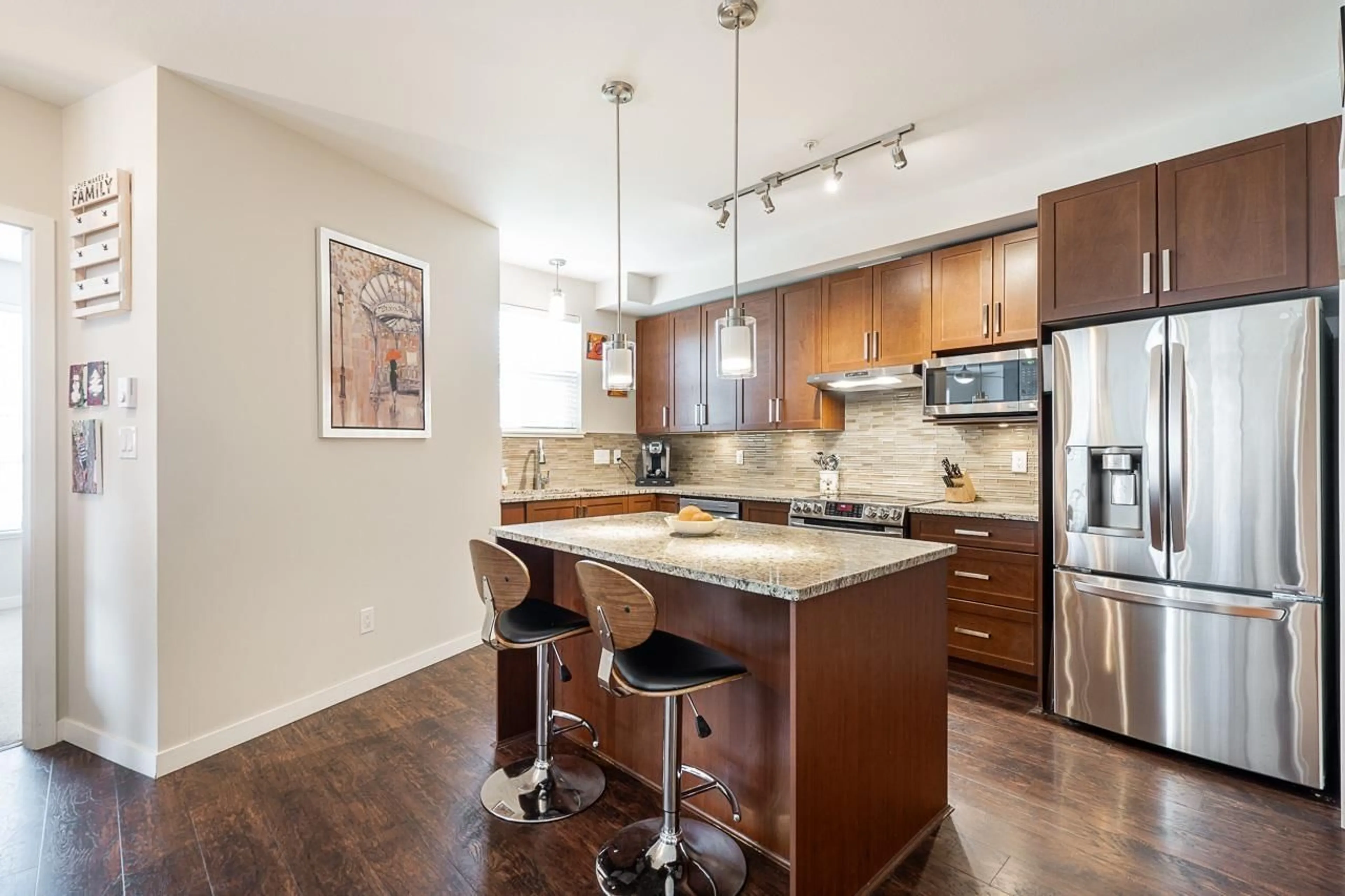 Open concept kitchen, unknown for 206 - 6480 194, Surrey British Columbia V4N6J9
