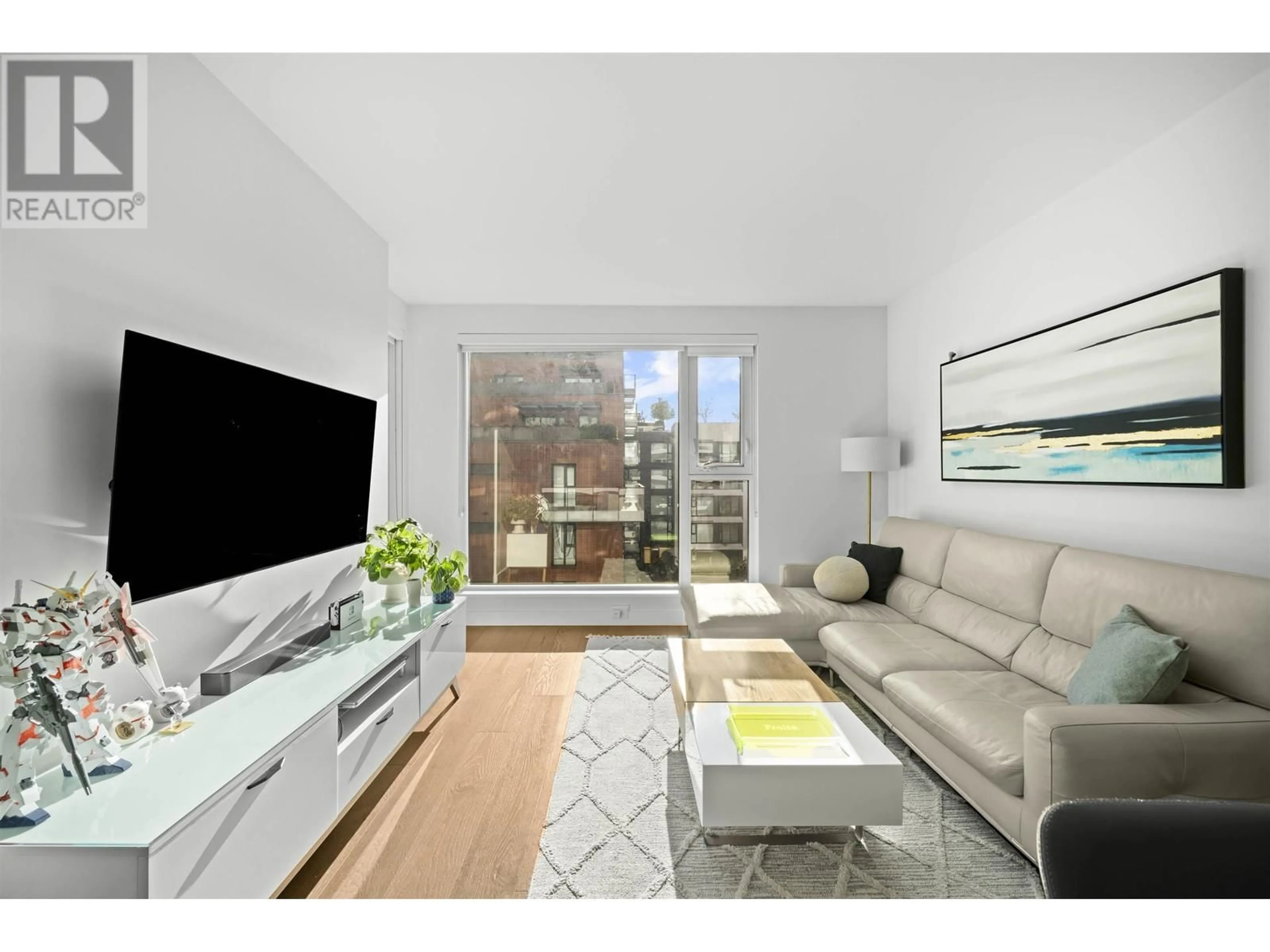 Living room with furniture, unknown for 612 - 7228 ADERA STREET, Vancouver British Columbia V6P0H8