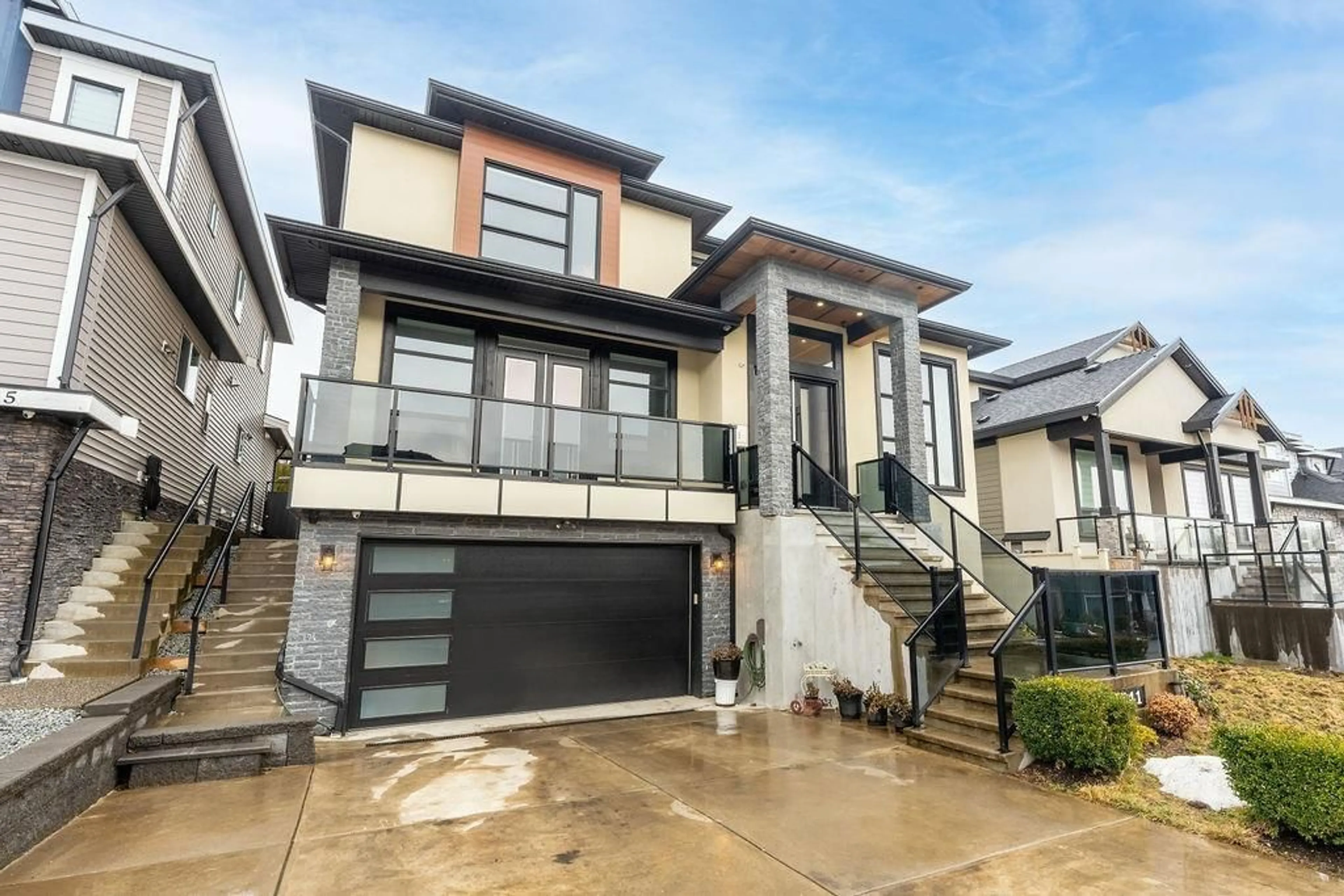 Home with vinyl exterior material, street for 20541 69, Langley British Columbia V2Y1R2