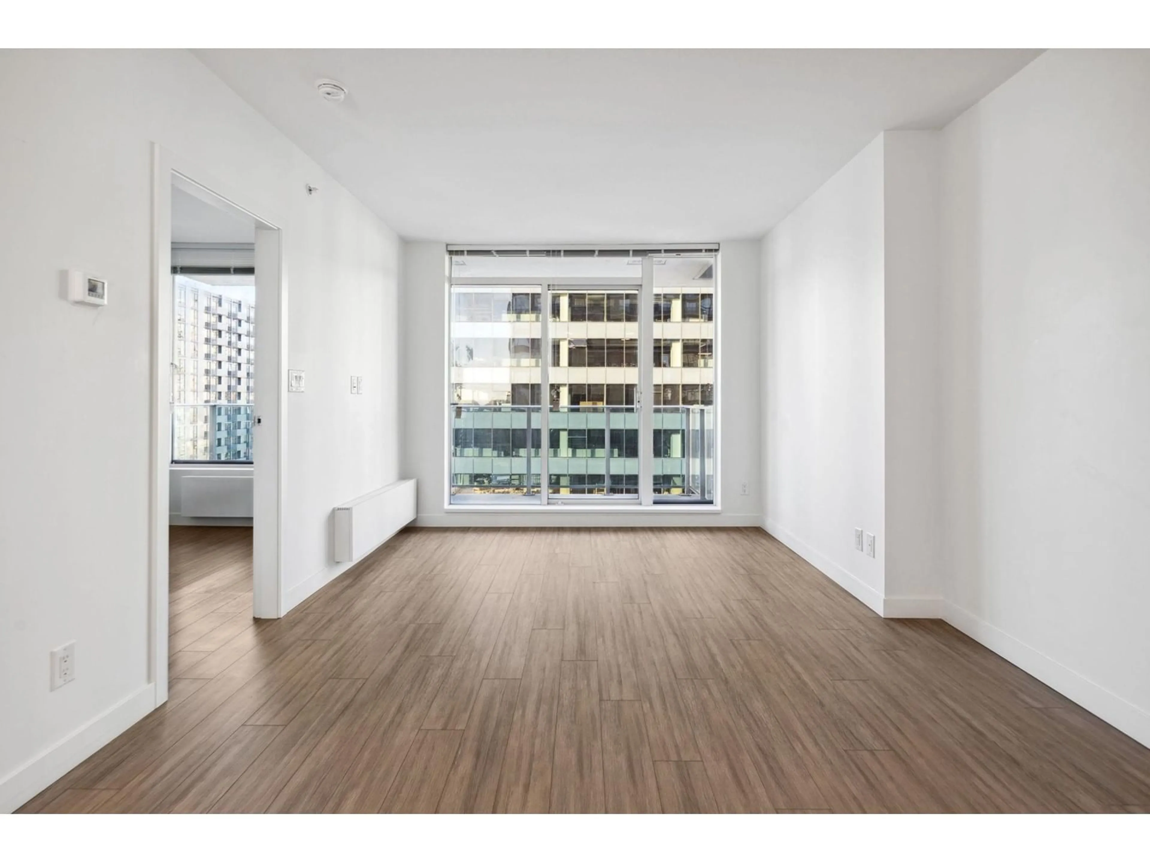 A pic of a room for 1505 - 13615 FRASER, Surrey British Columbia V3T0P7