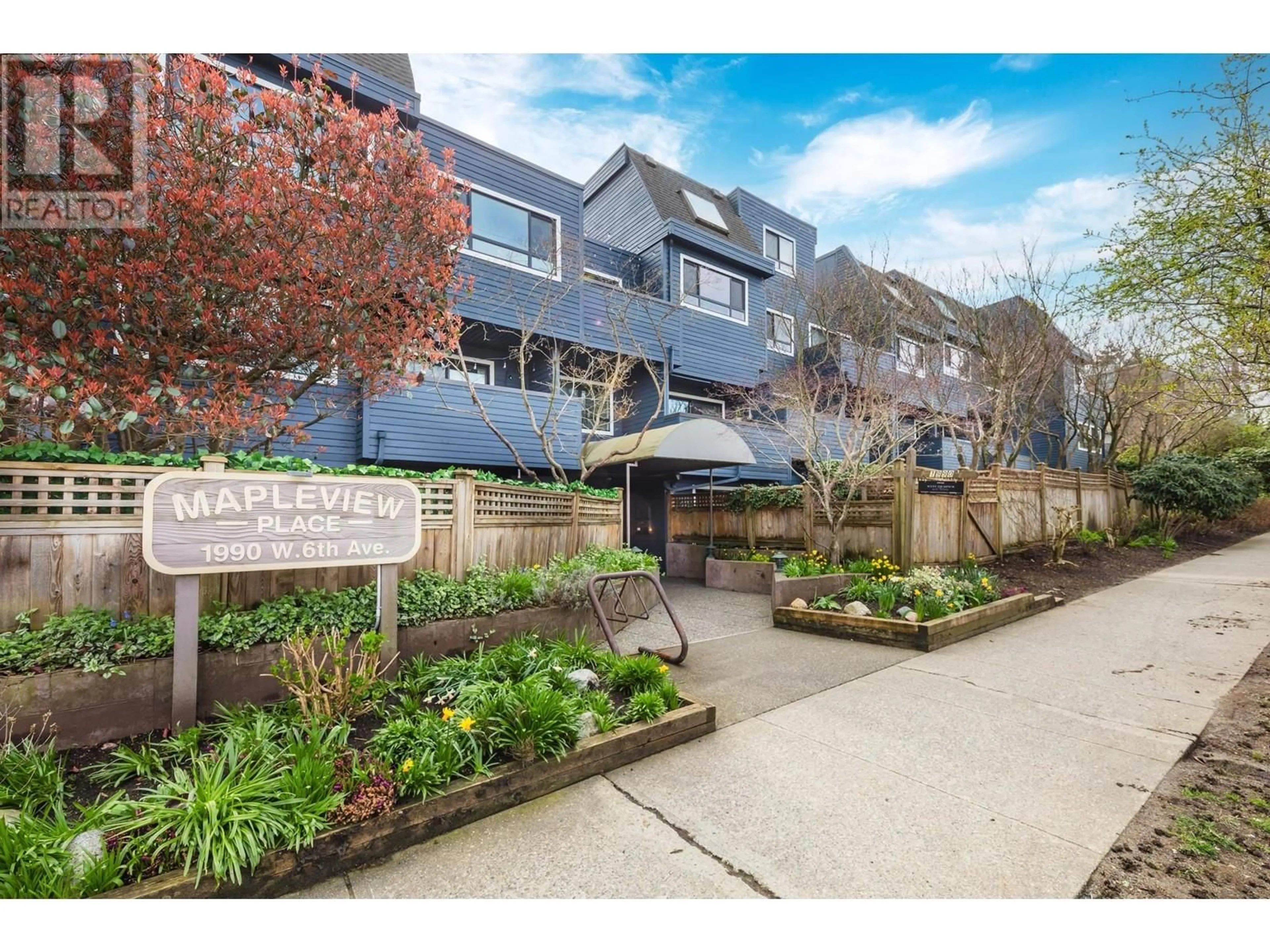 A pic from outside/outdoor area/front of a property/back of a property/a pic from drone, unknown for 112 - 1990 6TH AVENUE, Vancouver British Columbia V6J4V4