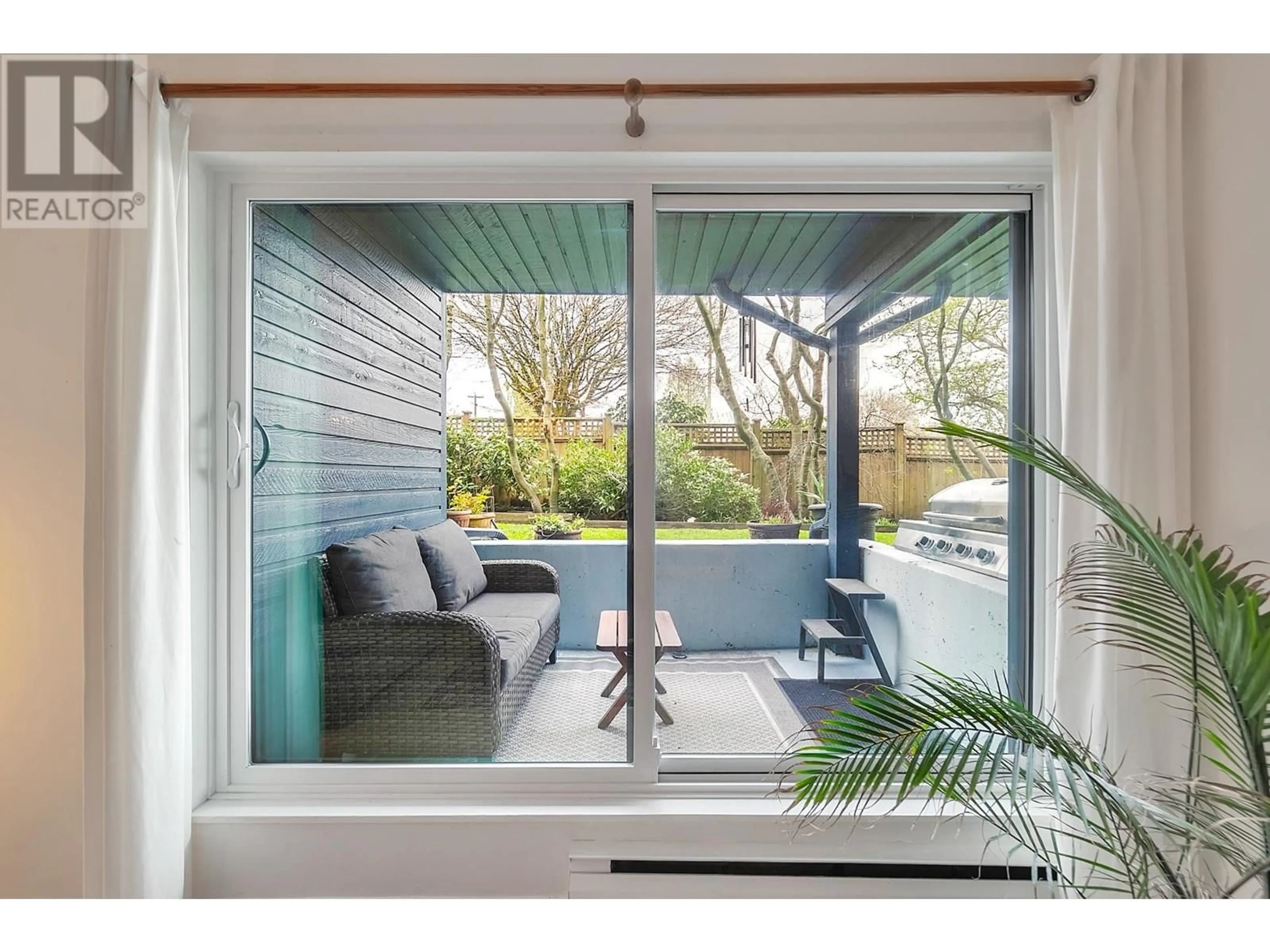 Patio, water/lake/river/ocean view for 112 - 1990 6TH AVENUE, Vancouver British Columbia V6J4V4